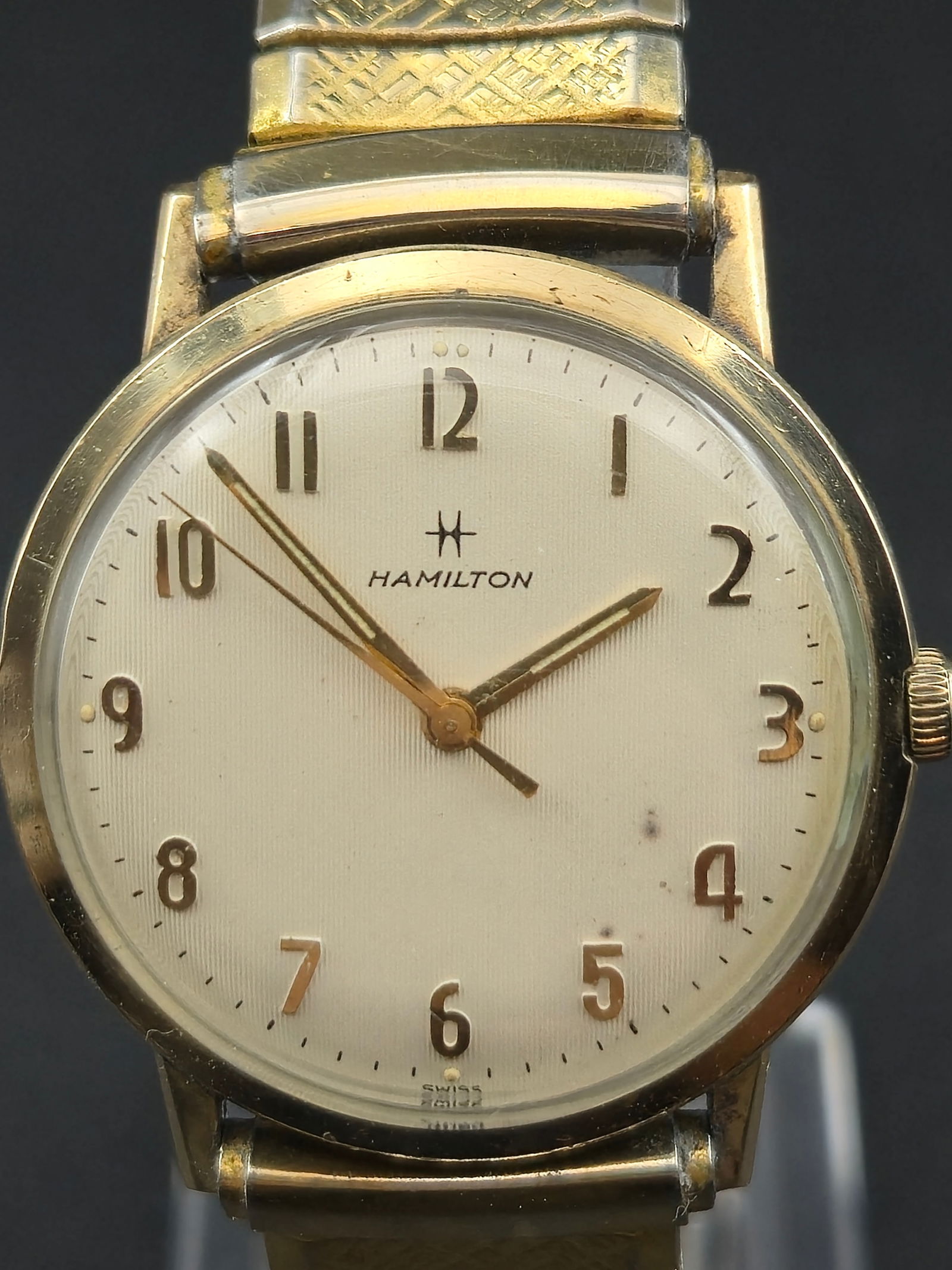 1950s Hamilton Cal 688 17J 10K RGP Bezel 32mm Round Manual Wind Runs: Vintage Hamilton wristwatch powered by a Hamilton caliber 688 manual wind movement, 17 jewels. Movement is signed Hamilton Watch Co 688 Seventeen 17 Jewels. Movement appears clean with visible discolo