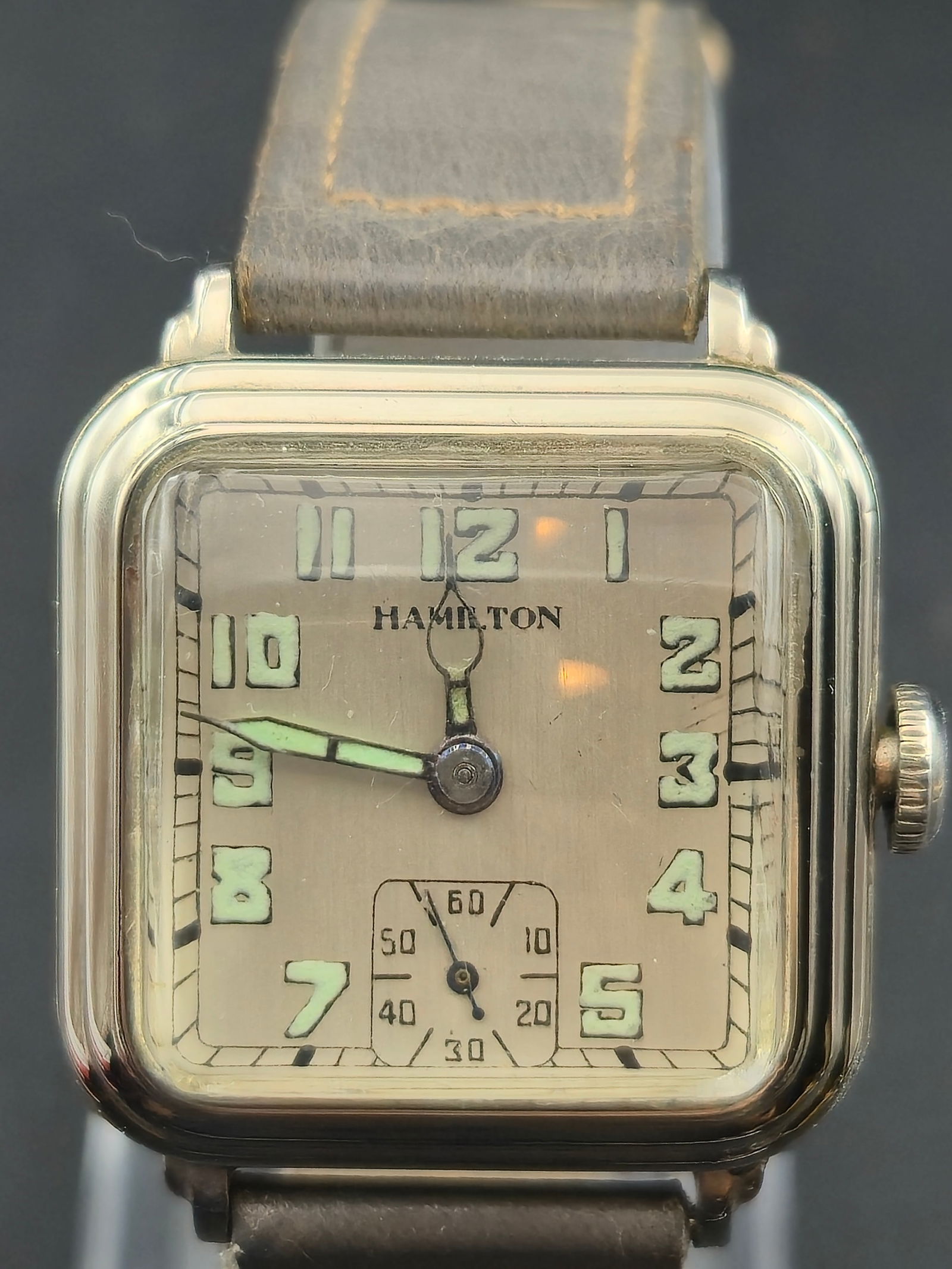 1930 Hamilton 987F 17J 6/0 14K White Gold Filled Wadsworth Art Deco Square 27.8mm Small Seconds Runn: Vintage 1930 Hamilton powered by the Grade 987F 17 jewel manual wind movement, serial 4241168.Housed in a Wadsworth Quality 14K white gold filled square Art Deco case, approximately 27.8mm as shown. C