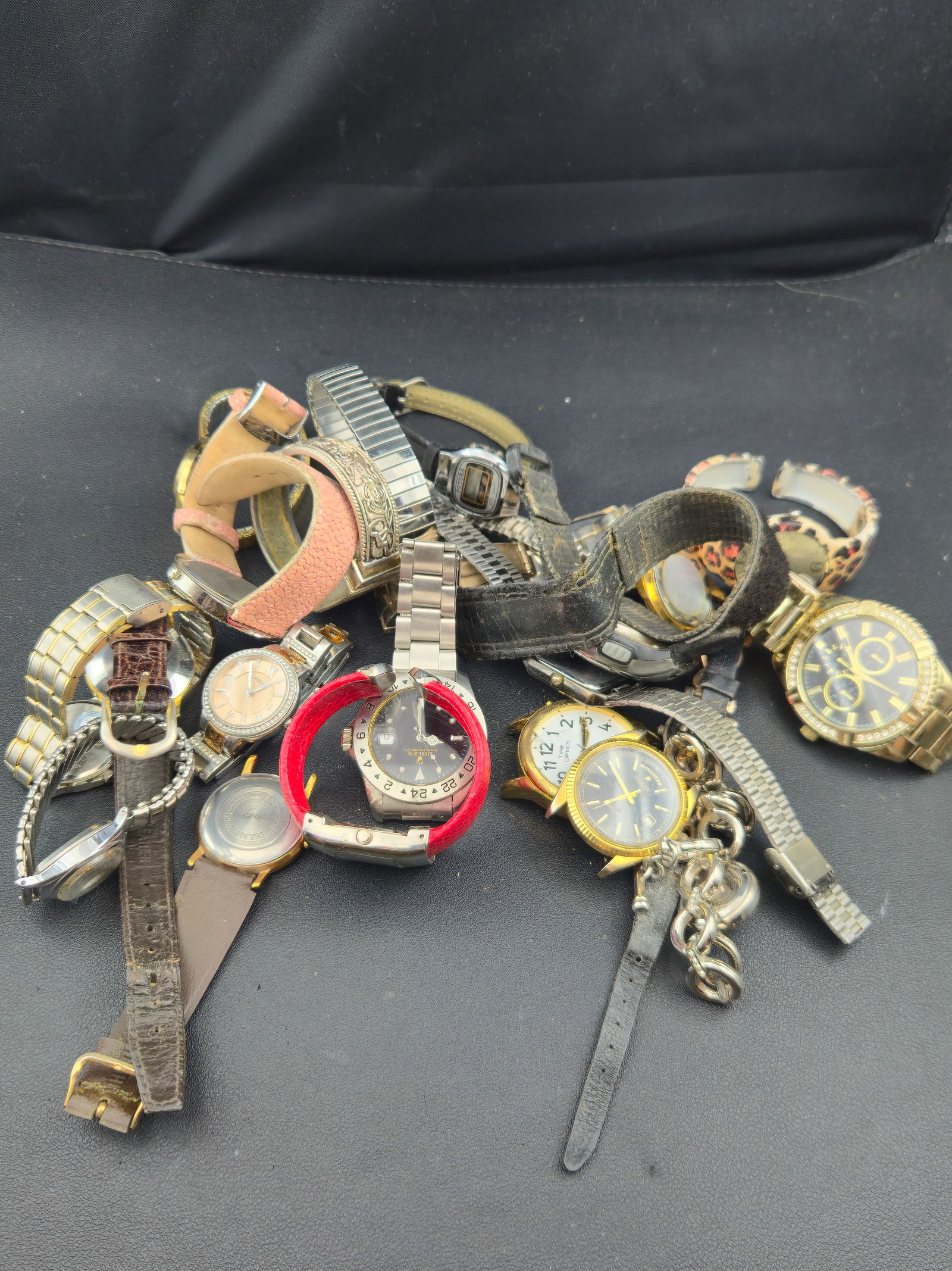 Mixed Vintage & Modern Fashion Watches Lot As Found Untested (1 of 6)