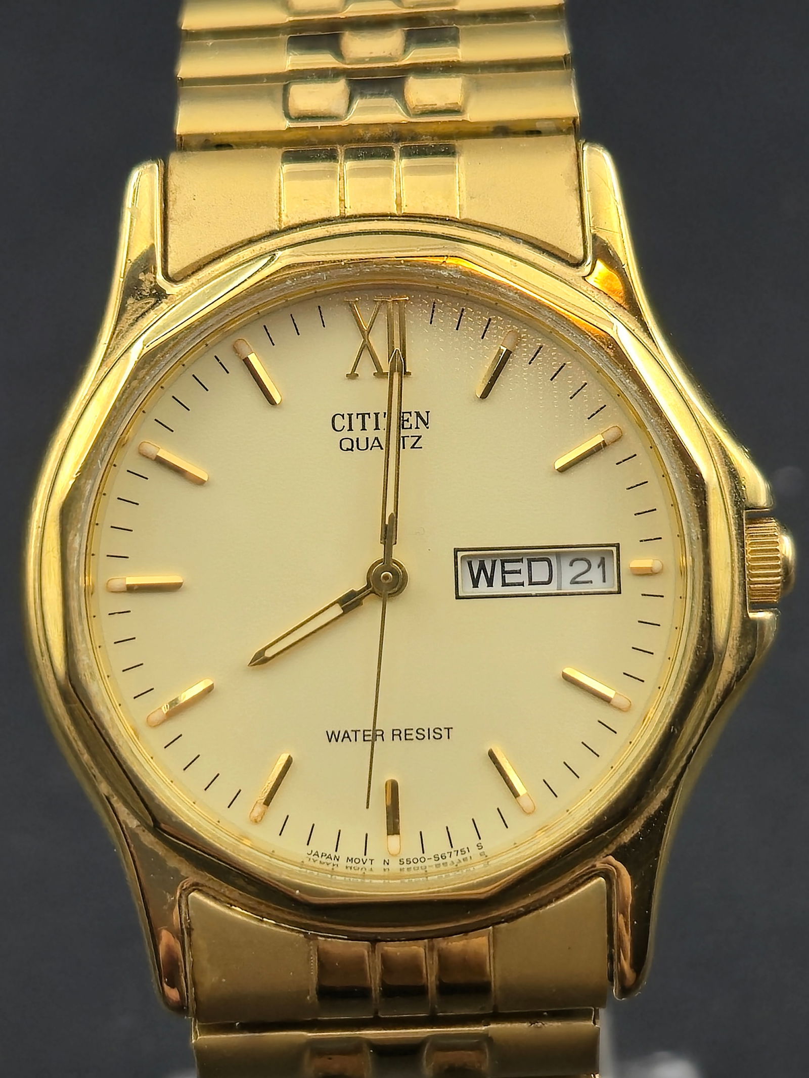 Citizen Quartz Day Date 5500-567751 Gold Tone 34mm Japan 1997 (1 of 9)