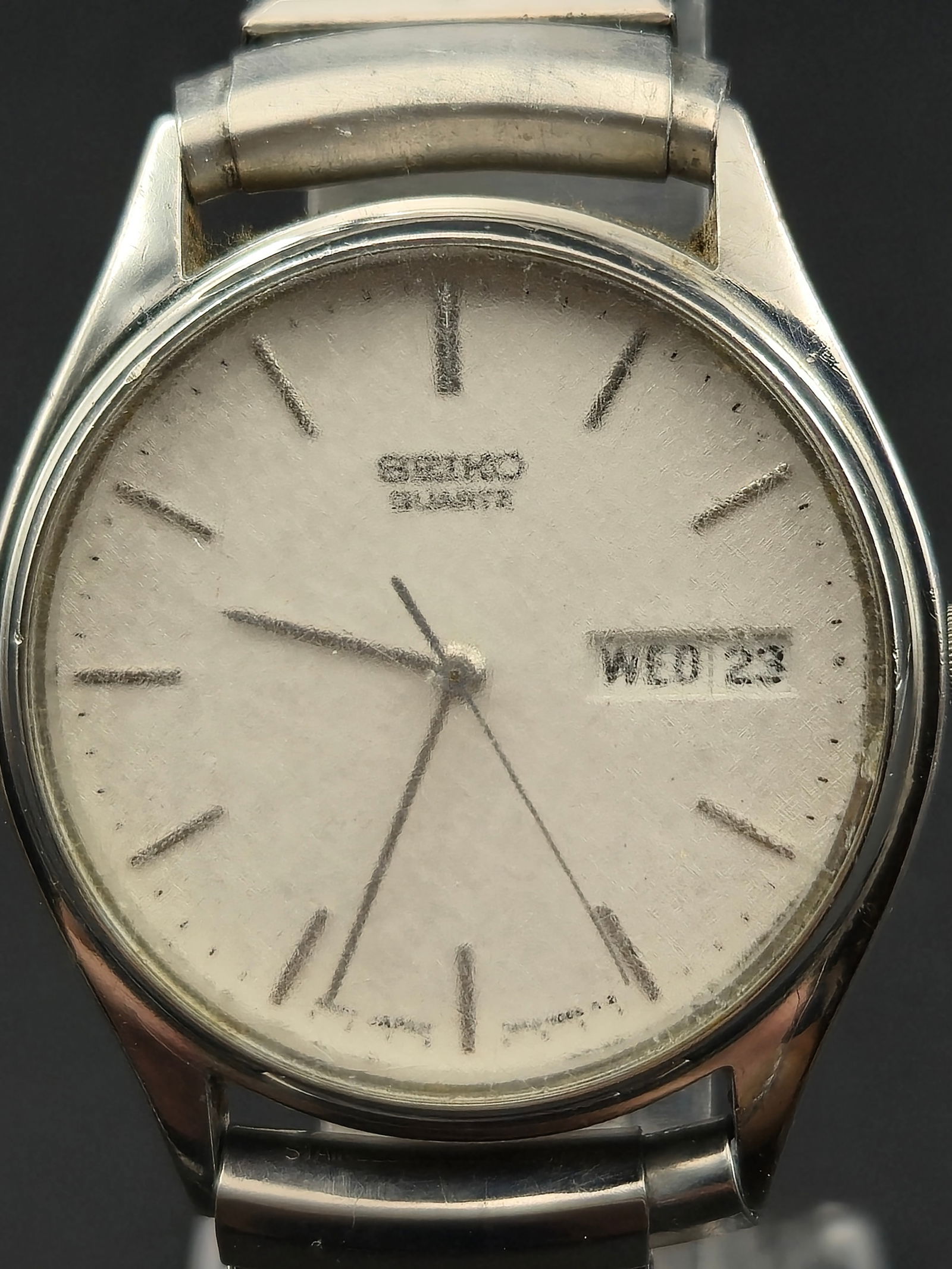 1999 Seiko 7N43-8A89 34mm Stainless Steel Day Date Quartz Watch Engraved New Battery (1 of 9)
