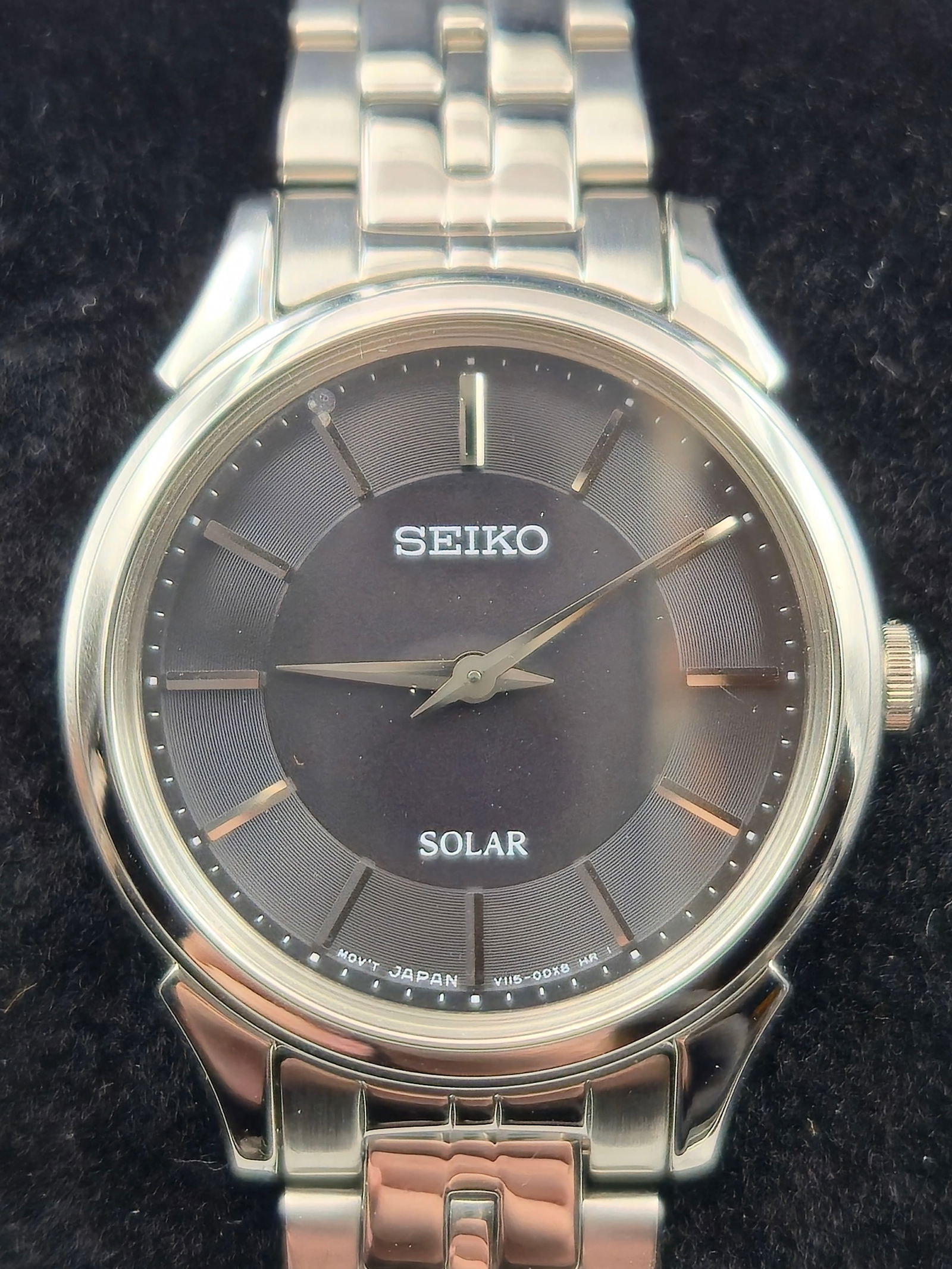 Seiko Solar Ladies Watch V115 Stainless Steel 27mm Black Dial Bracelet Box (1 of 10)