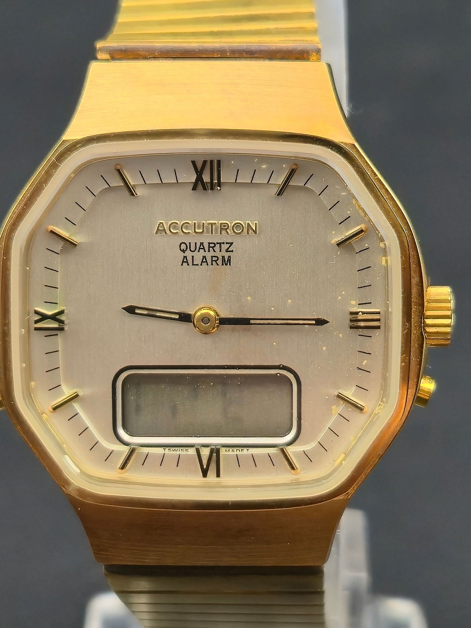 1970s Bulova Accutron Quartz Alarm Watch NOS Full Set Display Box Papers Original (1 of 11)