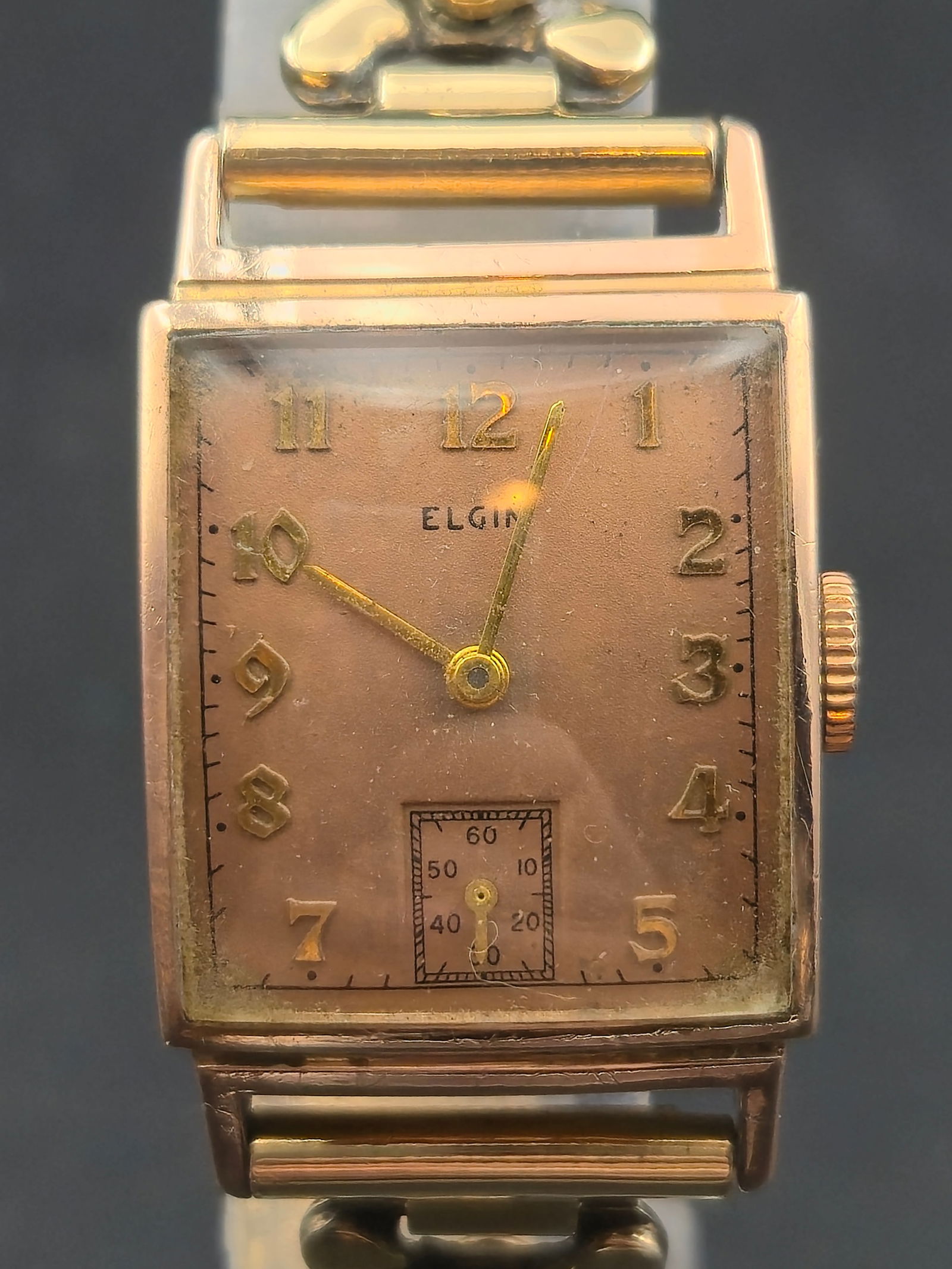 1940s Elgin 557 Tank Wristwatch 21mm 15J Manual Sub-Seconds Gold Tone Art Deco Running (1 of 12)