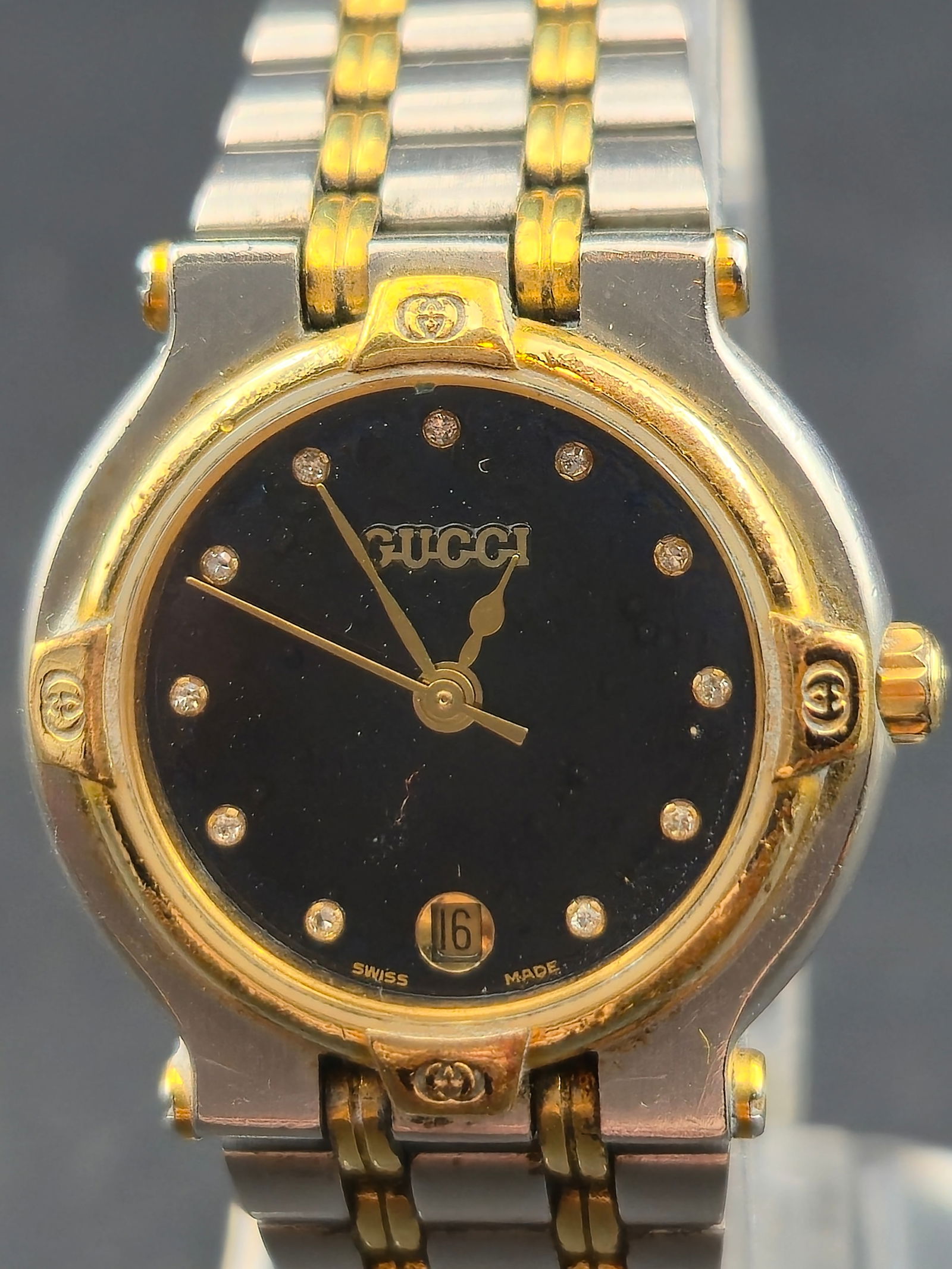 Gucci 9000L Swiss Quartz Watch Black Dial Date Two Tone Bracelet 25mm New Battery (1 of 10)