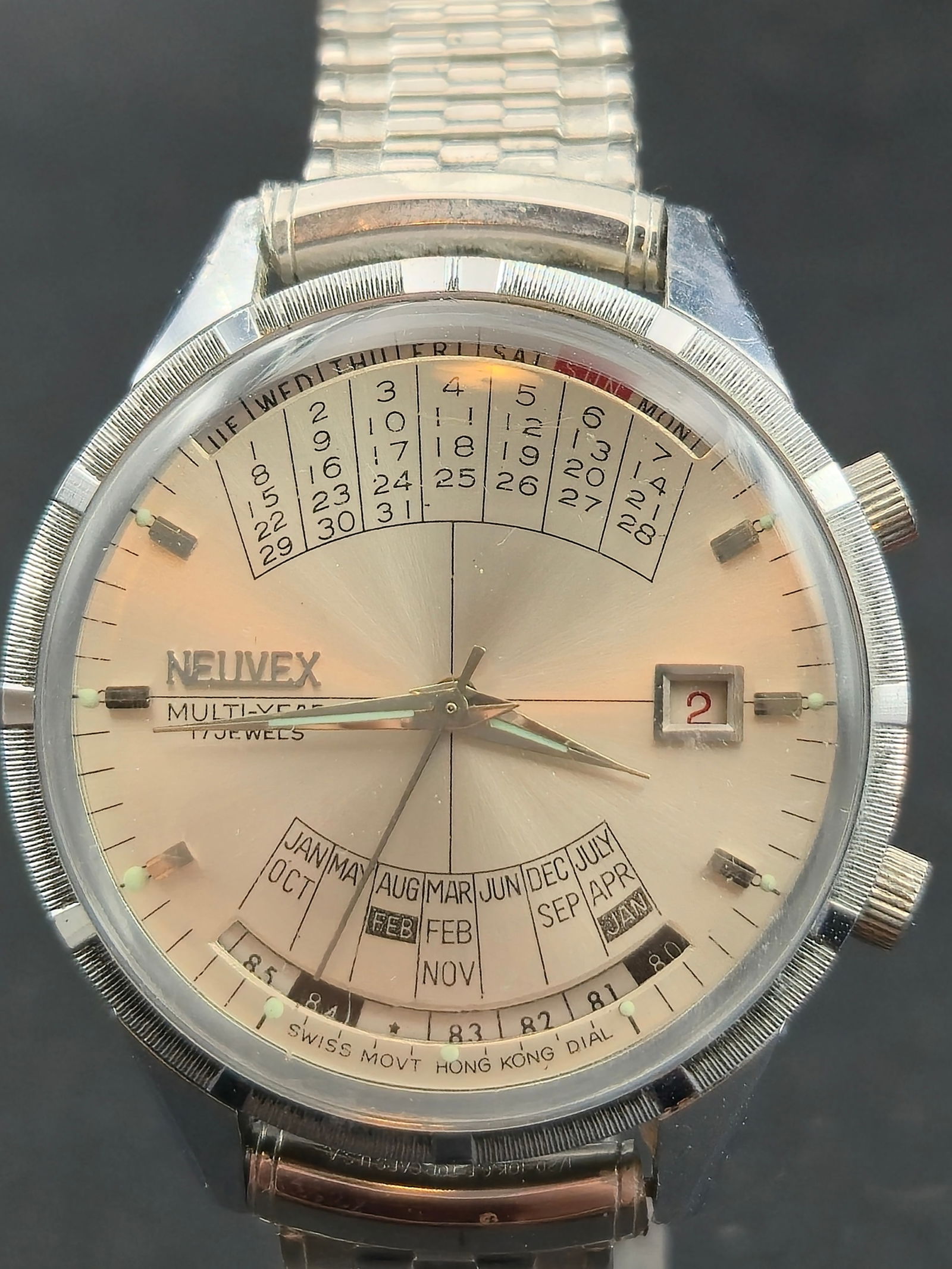 Vintage Neuvex Multi-Year Calendar Watch 17J Swiss Movement 39mm Running (1 of 10)