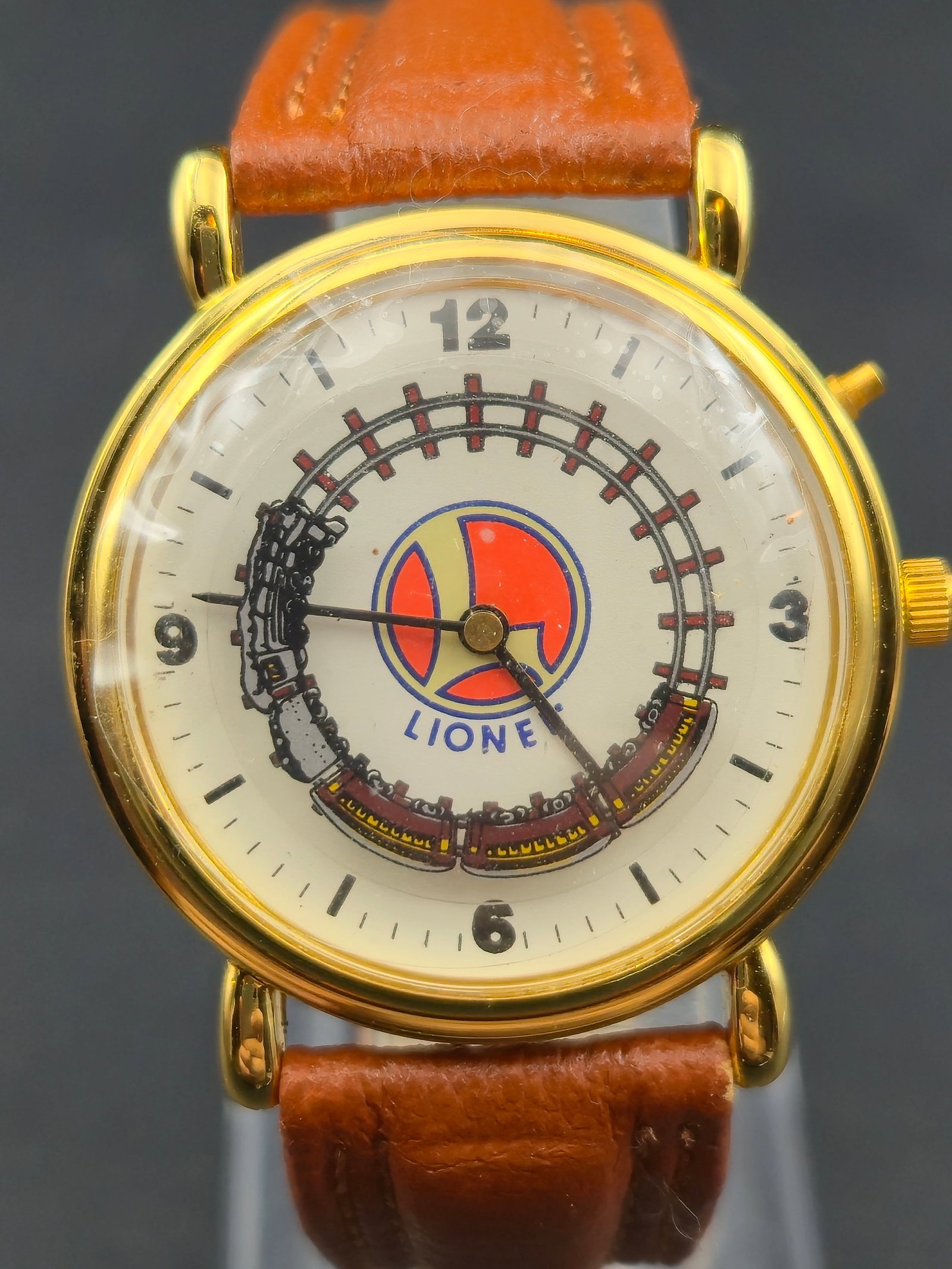 Lionel Train Character Watch Gold Tone Quartz Novelty Dial Railroad Theme Running (1 of 8)