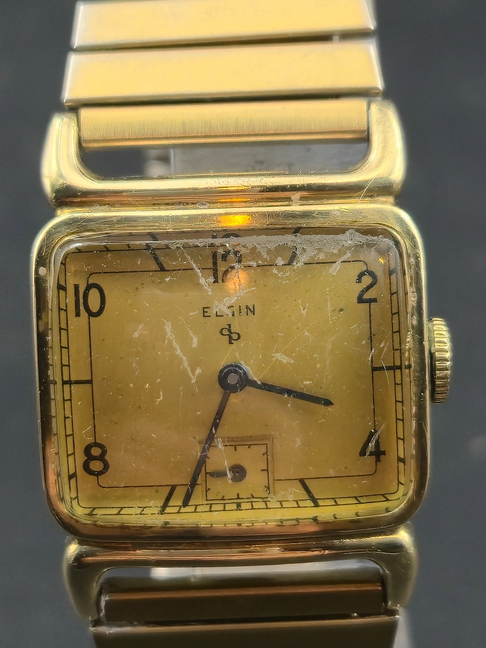 Elgin 554 15J 1940s 10K GF Rectangular Small Seconds Vintage Dress Watch Running: Vintage Elgin rectangular dress watch from the 1940s featuring a U.S.A. made caliber 554 manual wind movement with 15 jewels. Classic Art Deco style case with small seconds at 6 and original gilt dial