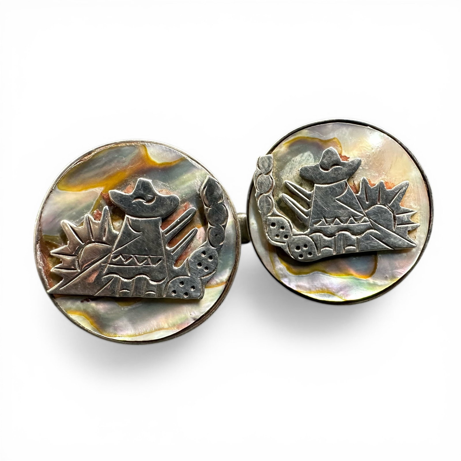 12g Taxco Mexico Etched 925 Sterling Silver Overlay Cufflinks: 12g Taxco Mexico Etched 925 Sterling Silver Overlay Cufflinks:Brand/Model: Taxco Mexico 925 Sterling Silver.Manufacturer Location: Taxco, Mexico.Year Produced: Unknown.Condition: Good condition with l