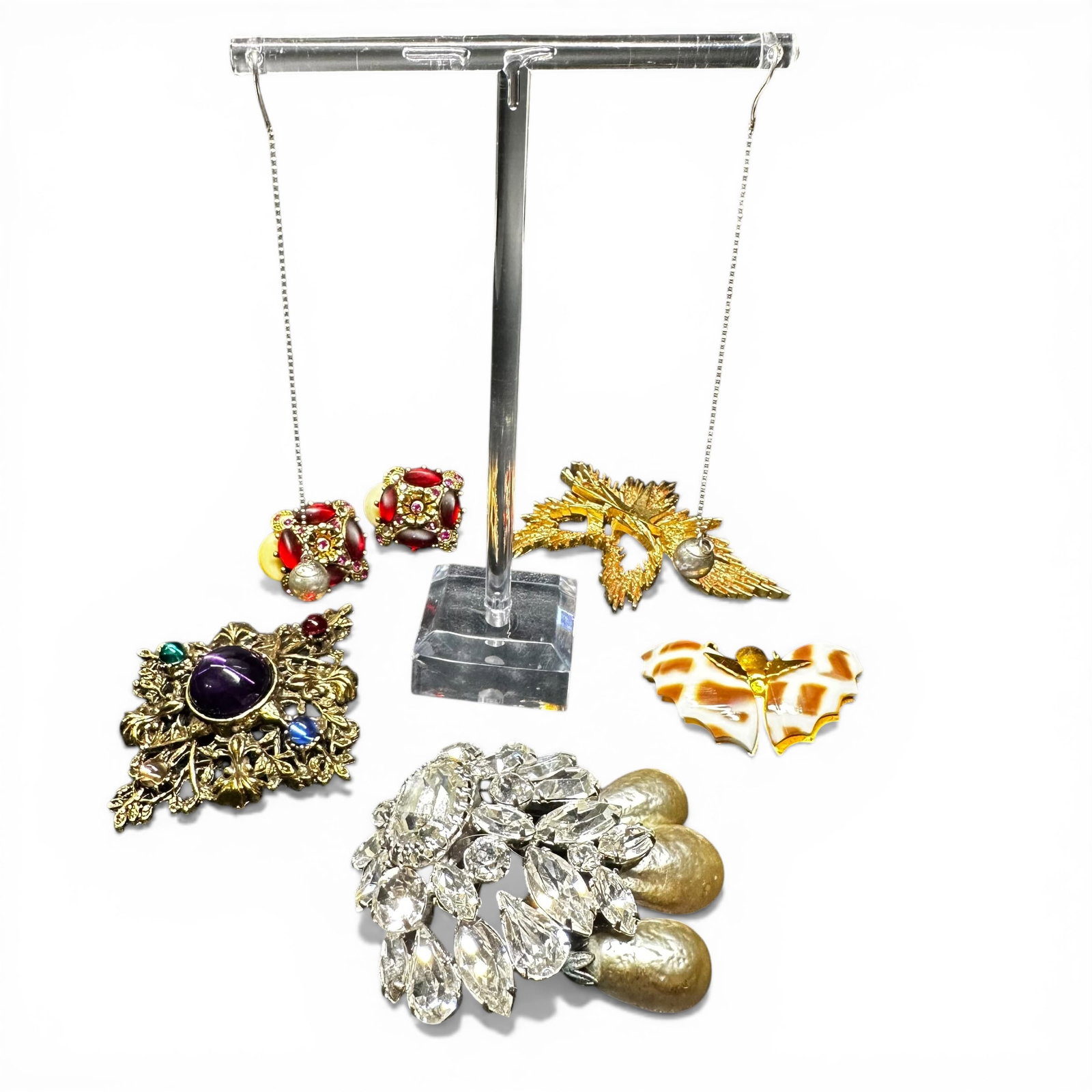 107g Vintage Rhinestone & Shell Jewelry Lot w/ Brooches & Earrings: 107g Vintage Rhinestone & Shell Jewelry Lot w/ Brooches & Earrings:Brand/Model: Mixed brands; includes Regency and other unmarked pieces.Manufacturer Location: Not marked.Year Produced: Unknown.Condit