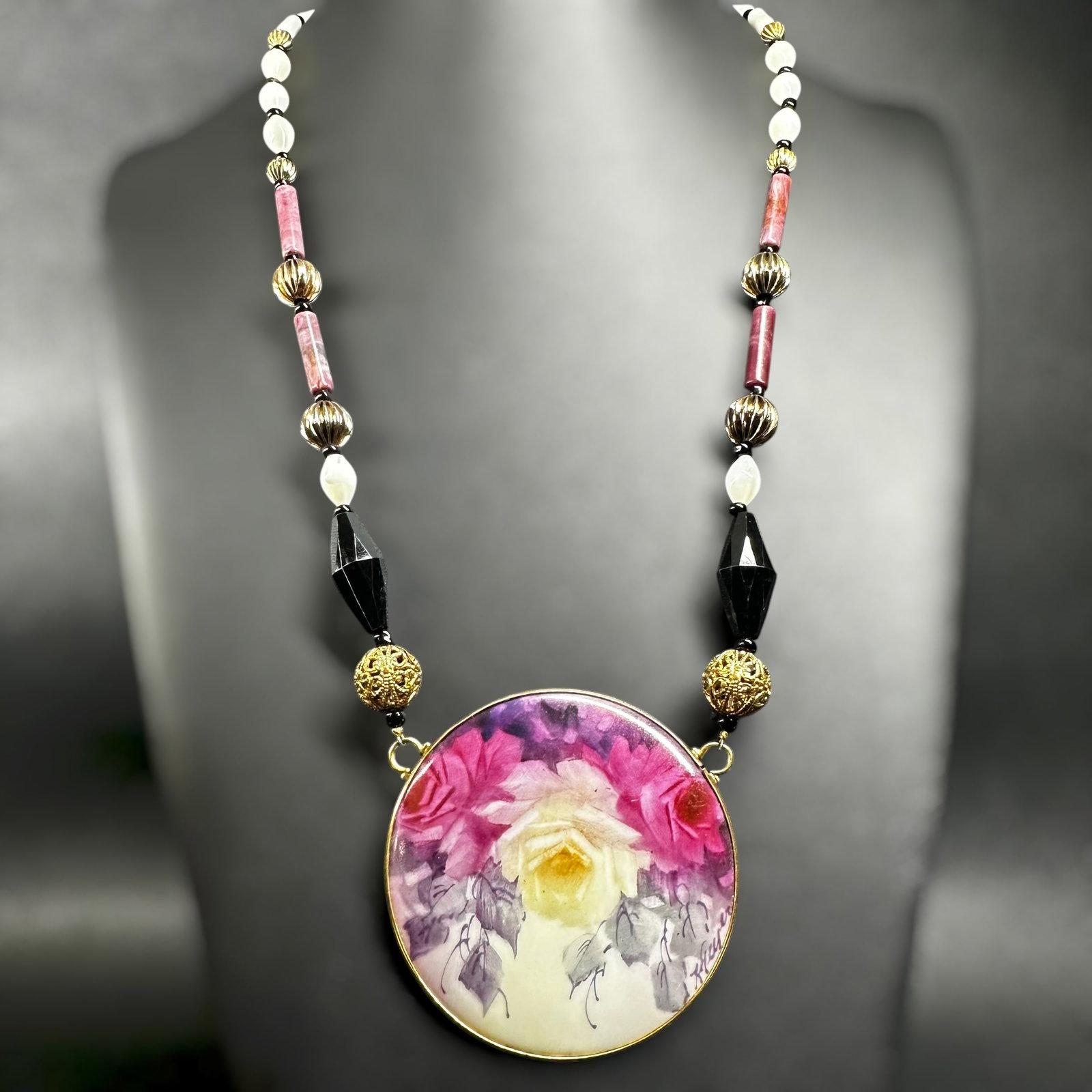 24”/50g Vintage Hand Painted Porcelain Medallion Floral Pendant Beaded Necklace (1 of 11)