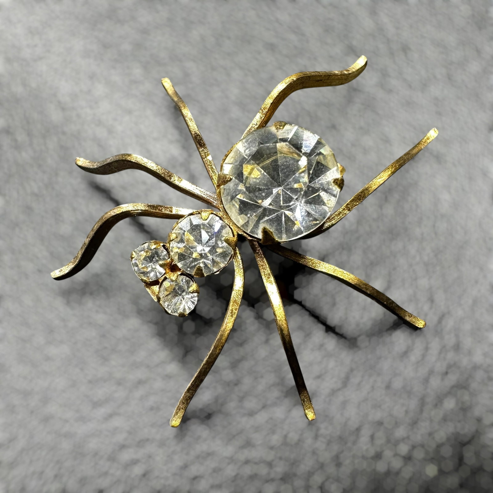 3g Vintage Gold Tone Rhinestone Spider Brooch (1 of 8)