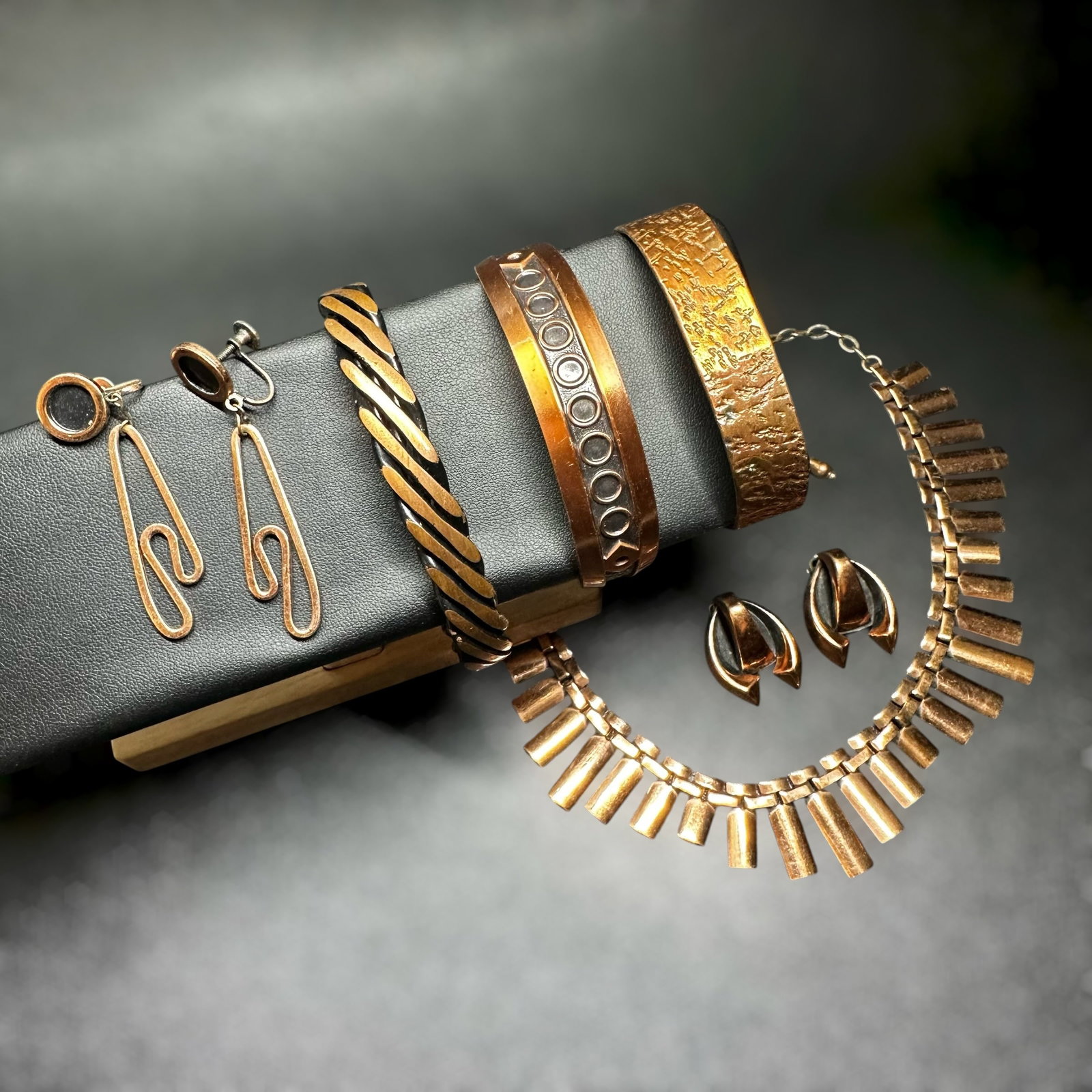 5.5-8”/15"/163g Renoir Copper Jewelry Lot (1 of 20)