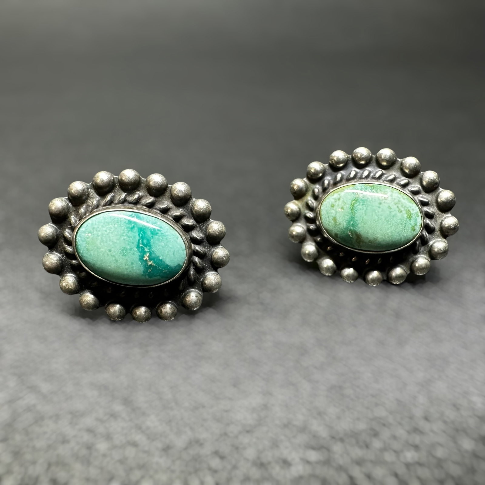 8g Native American Turquoise Screw Back Earrings (1 of 8)