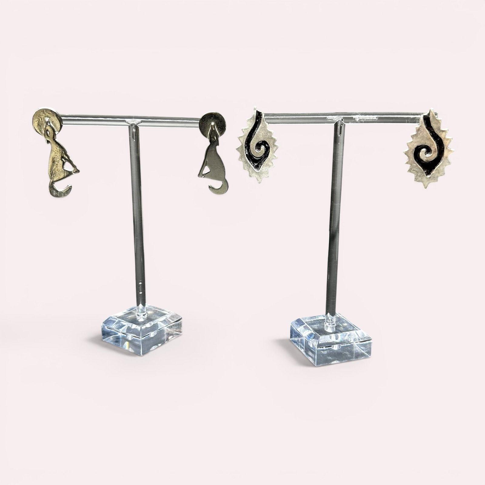 16g Taxco Mexico 925 Sterling Silver Earring Lot: 16g Taxco Mexico 925 Sterling Silver Earring LotBrand/Model: Manufacturer Location: unmarkedYear Produced: UnknownCondition: Good condition with surface wear and patina consistent with age and use.Spe