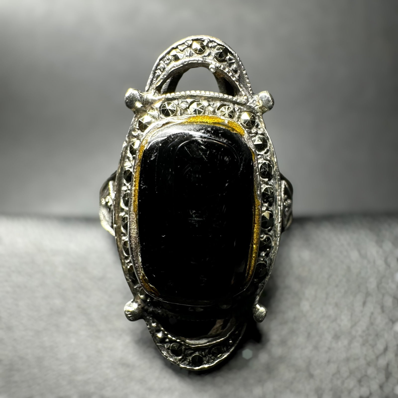 Sz6/8g 925 Sterling Silver Onyx Marcasite Ring (1 of 7)