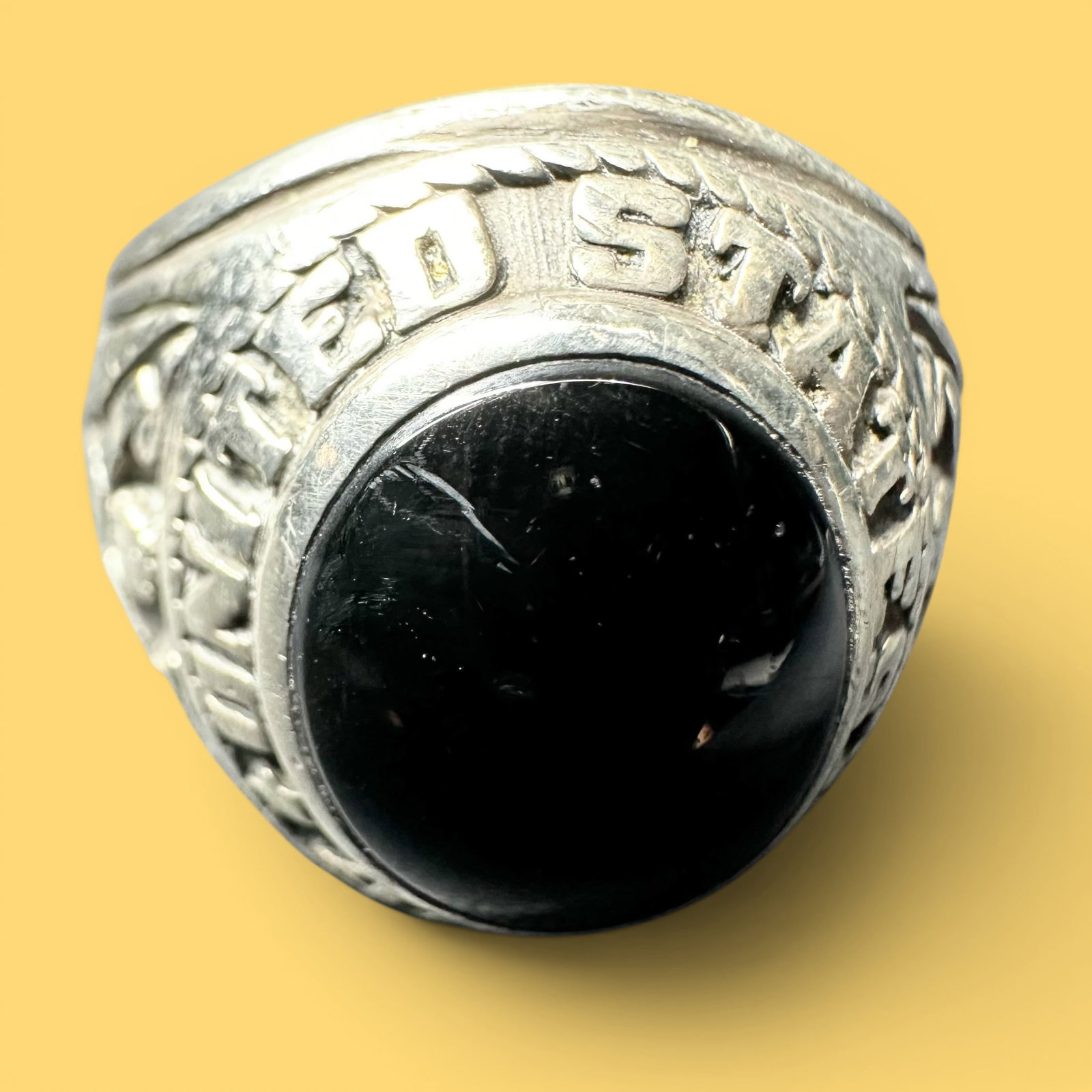 Sz8.5/10g United States Army 925 Sterling Silver Black Onyx Ring: Sz8.5/10g United States Army 925 Sterling Silver Black Onyx Ring:Brand/Model: United States Army ring; No hallmark.Manufacturer Location: unmarked.Year Produced: Unknown.Condition: Good condition with