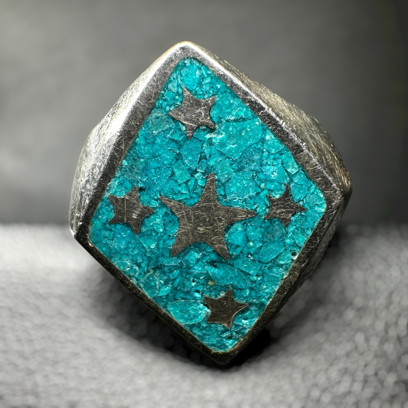 Sz8.5/10g Taxco Mexico Sterling Silver & Azurite Inlay Star Ring: Sz8.5/10g Taxco Mexico Sterling Silver & Azurite Inlay Star Ring:Brand/Model: No hallmark.Manufacturer Location: Mexico.Year Produced: Unknown.Condition: Good condition with surface wear, scratches, a