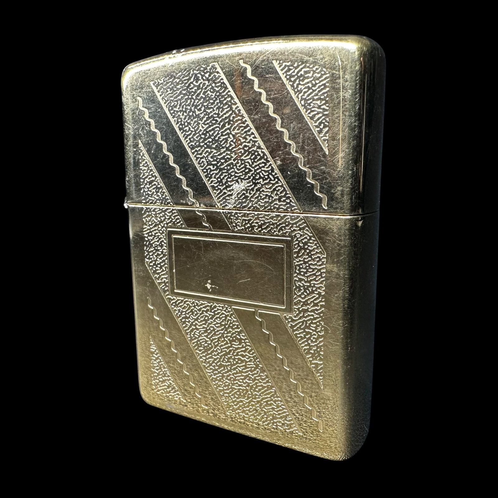 58g Zippo 1994 Engraved Textured Gold Tone Lighter (1 of 14)