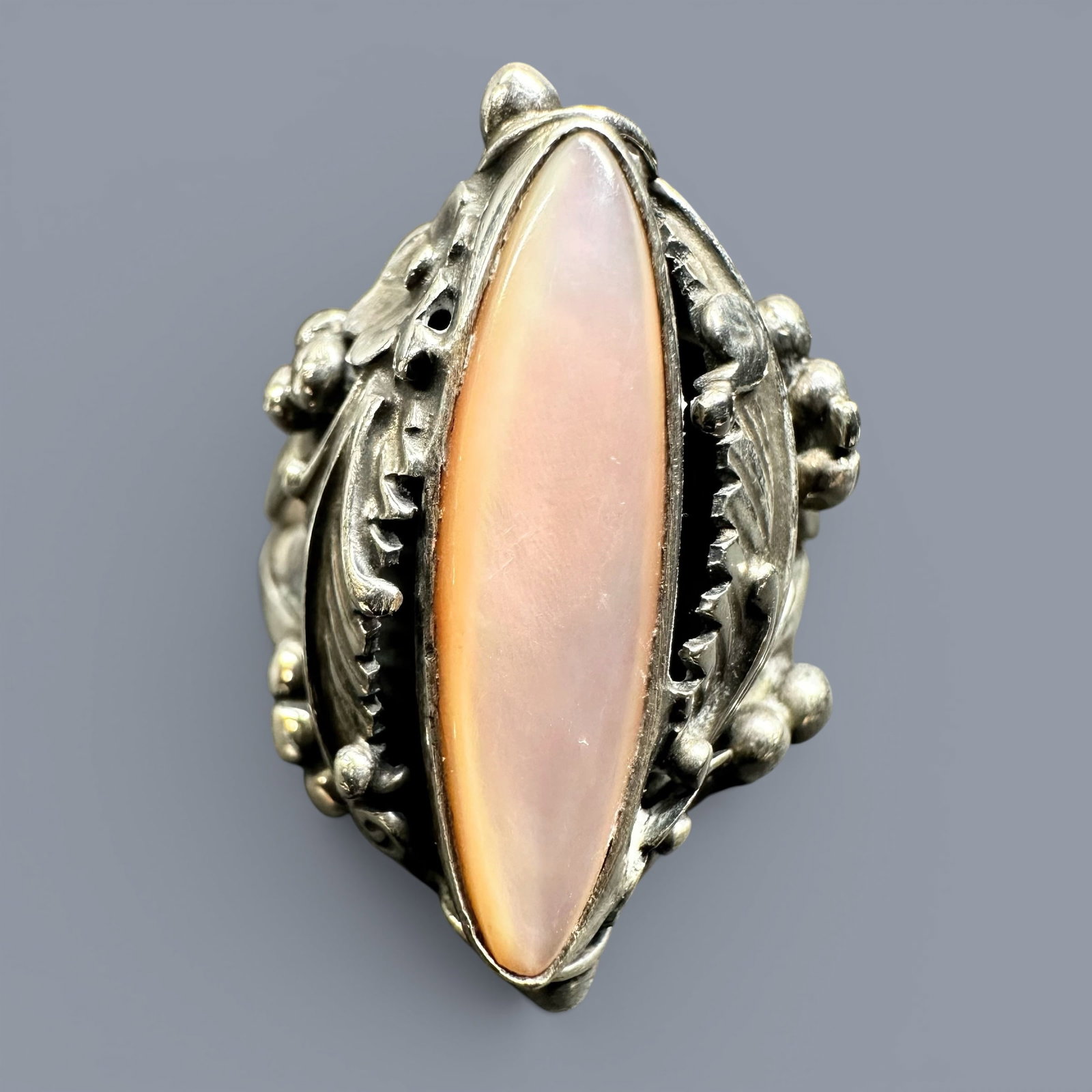 Sz8/8g Native American Sterling Silver Pink MOP Ring (1 of 8)