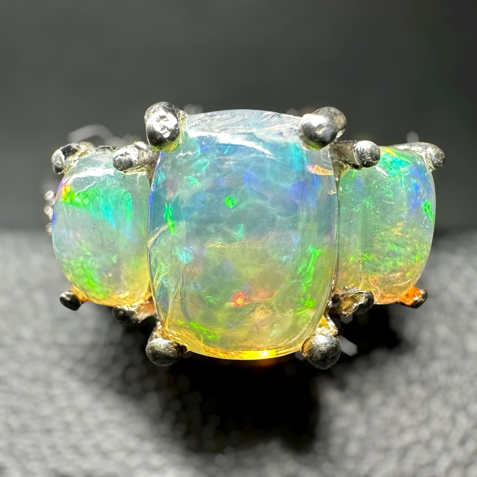 Sz6/3g 925 Sterling Silver Opal Ring: Sz6/3g 925 Sterling Silver Opal Ring:Brand/Model: Marked “925.”Manufacturer Location: Unmarked.Year Produced: Unknown.Condition: Overall good condition with light surface wear appropriate for 