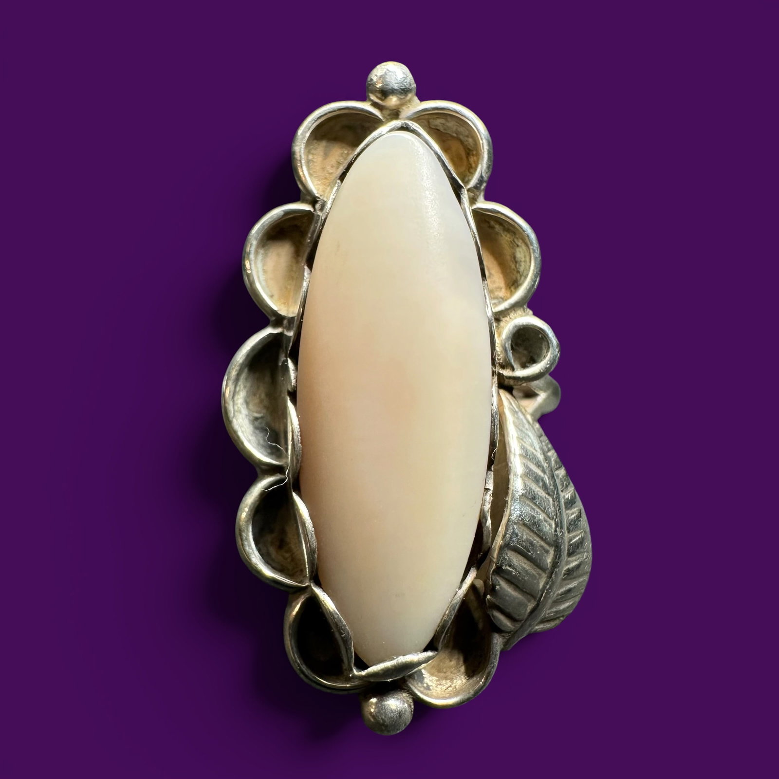 Sz5.5/4g Native American Sterling Silver Mother Of Pearl Ring (1 of 8)