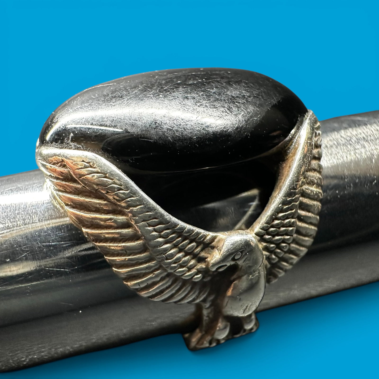 Sz9.75/15g Sterling Silver Onyx Eagle Ring: Sz9.75/15g Sterling Silver Onyx Eagle Ring:Brand/Model: Hallmarked; "CJ"(?) ...unidentified.Manufacturer Location: Unmarked.Year Produced: Unknown.Condition: Good condition with surface wear and scrat