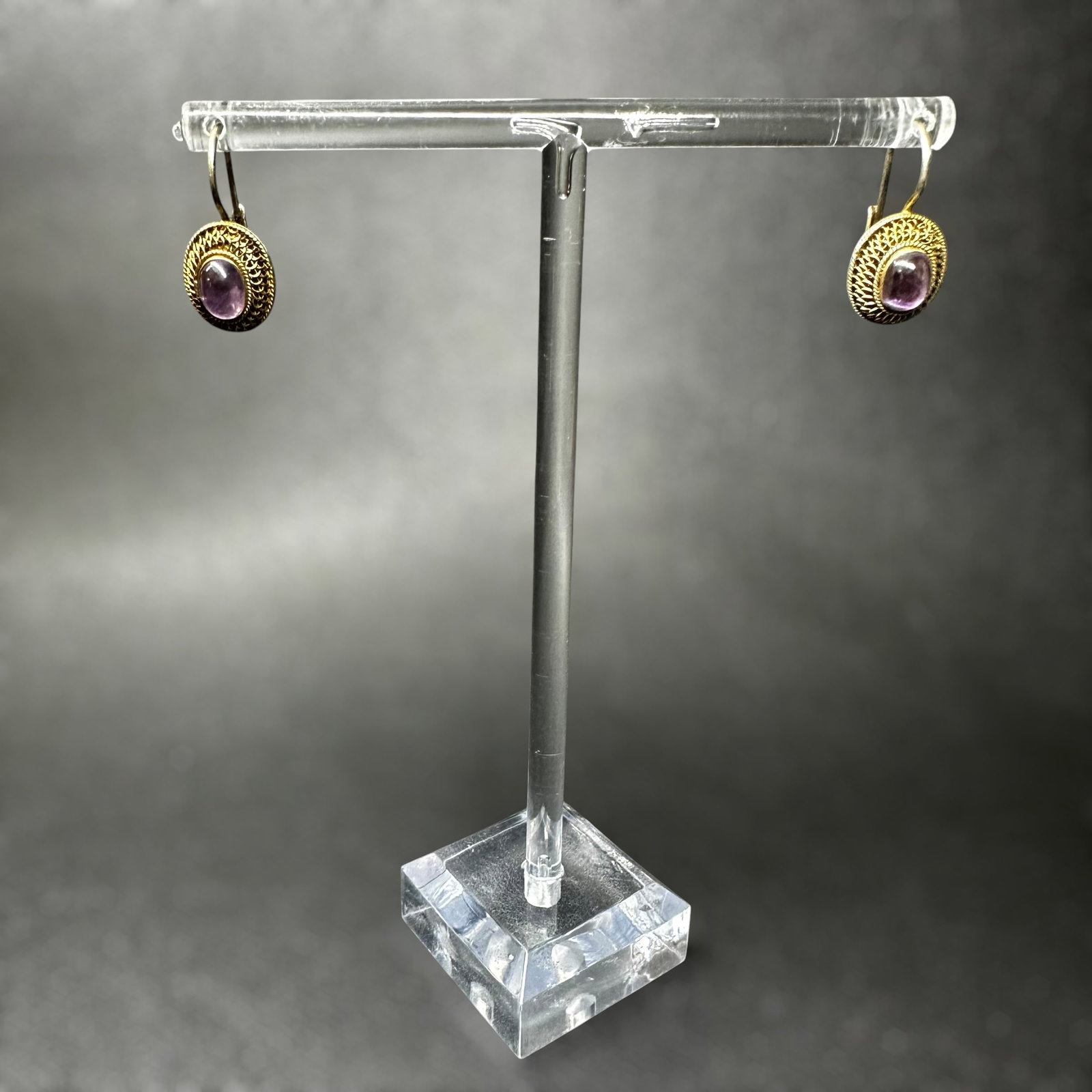 3g Vintage 925 Sterling Silver Lattice Amethyst Earrings: 3g Vintage 925 Sterling Silver Lattice Amethyst Earrings:Brand/Model: Hallmarked “925.”Manufacturer Location: Not marked.Year Produced: Unknown; likely late 20th century.Condition: Overall goo