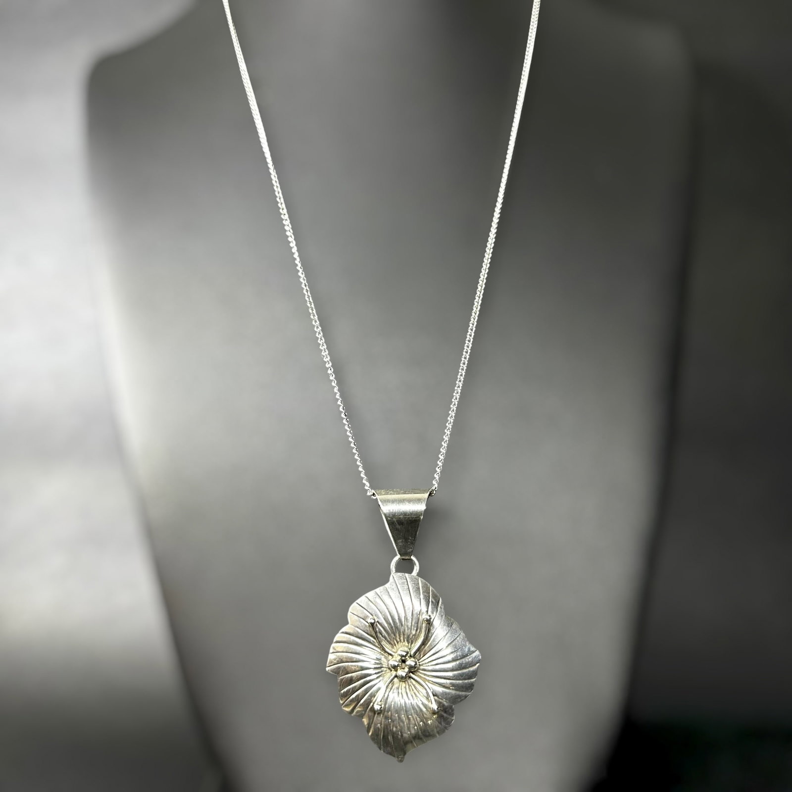 24”/12g Carol Felley Sterling Silver Flower Pendant Necklace (1 of 11)