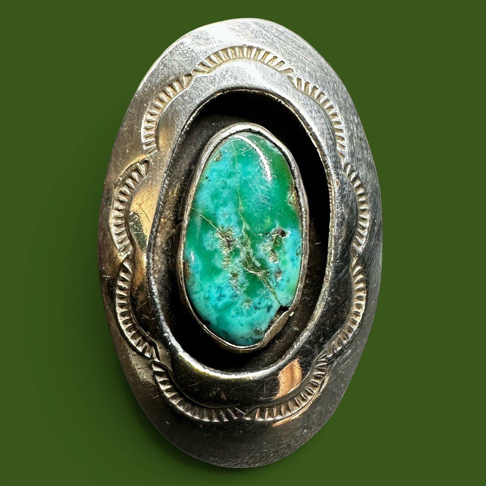 Sz8.25/9g Native American Sterling Silver Royston Turquoise Shadowbox Ring: Sz8.25/9g Native American Sterling Silver Royston Turquoise Shadowbox RingBrand/Model: No hallmark.Manufacturer Location: unmarked.Year Produced: Unknown.Condition: Good vintage condition with surface
