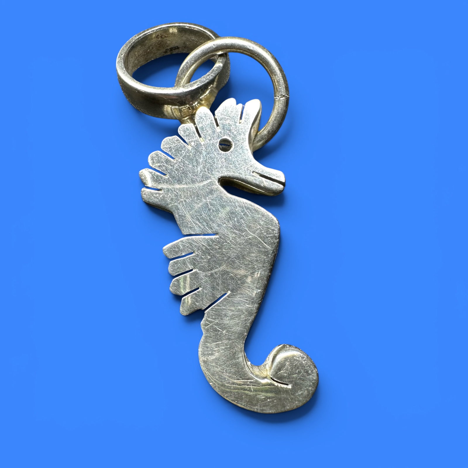 8g 925 Sterling Silver Seahorse Pendant: 8g 925 Sterling Silver Seahorse Pendant:Brand/Model: Hallmarked “925.”Manufacturer Location: Not marked.Year Produced: Unknown.Condition: Overall good vintage condition with surface wear and l