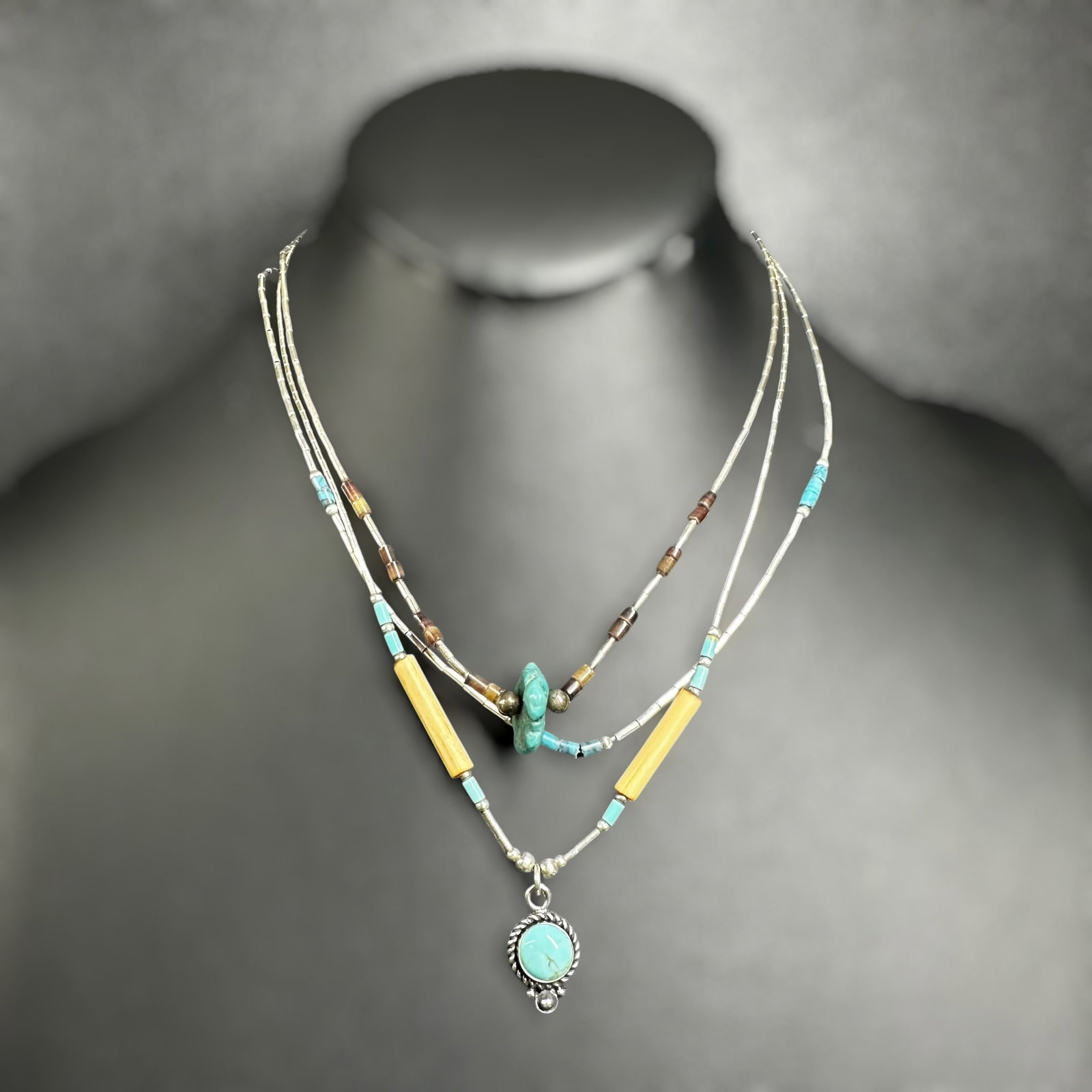 14”-16”/10g Liquid Sterling Silver Turquoise Heishi Shell Beaded Necklace Lot: 14”-16”/10g Liquid Sterling Silver Turquoise Heishi Shell Beaded Necklace Lot:Brand/Model: No hallmark.Manufacturer Location: Unknown.Year Produced: Vintage.Condition: Good vintage conditi