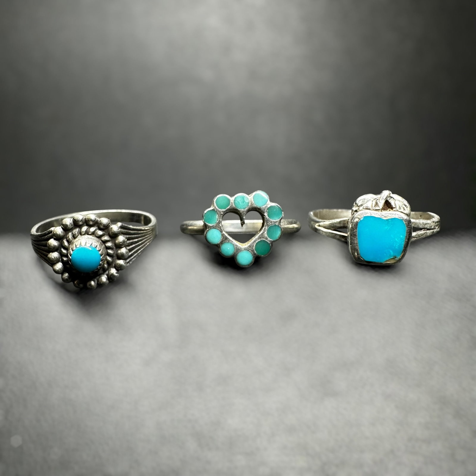 Sz5-6/8g Native American Sterling Silver Turquoise Heart & Apple Motif Ring Lot (1 of 13)