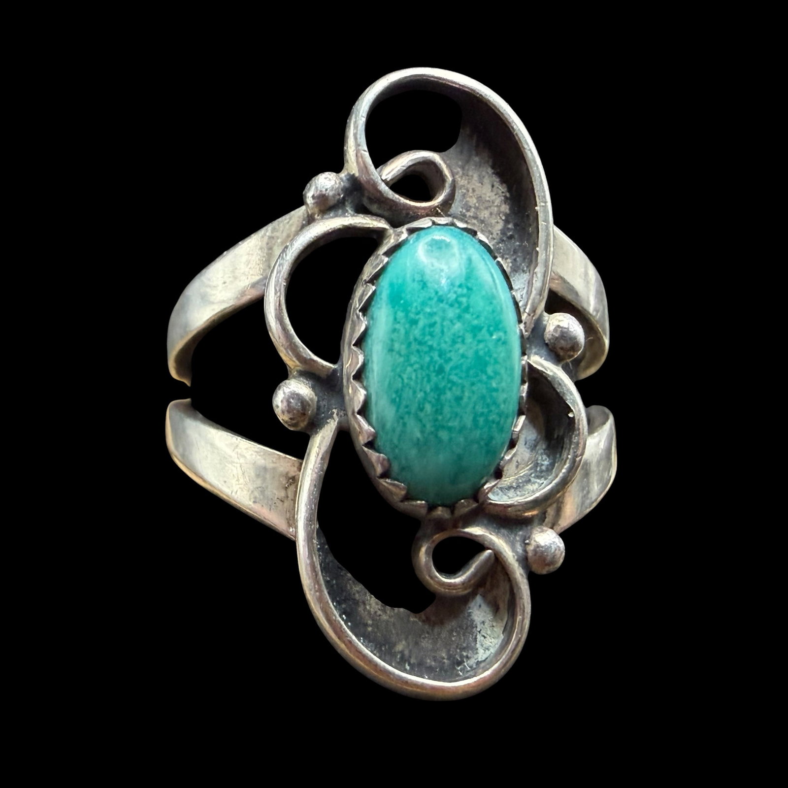 Native American Sterling Silver Turquoise Ring Old Pawn Sz 4.75 3.75g 925: Maker: Unmarked, likely Old Pawn. / Material: Sterling Silver. / Stone: Turquoise. / Size: 4.75. Face measures 13/16” x 3/8”. / Weight: 3.75 grams. / Condition: Excellent, ready to wear an