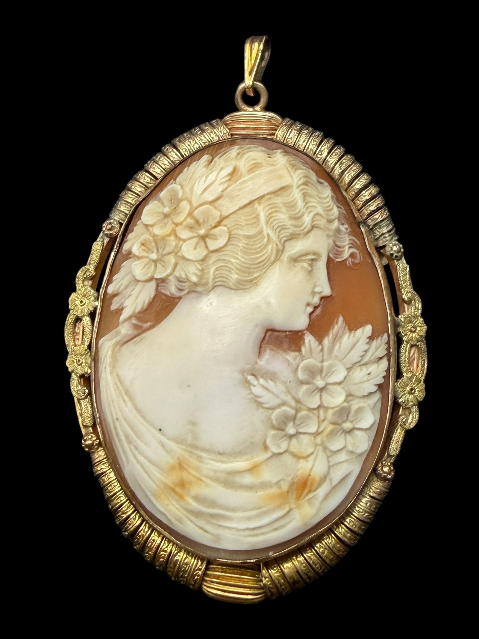 Antique Victorian 10K GF Gold Filled Woman Sea Shell Cameo Necklace Pendant 2.25” 16.92g Amco: Maker: AMCO. / Material: 1/20 10k Gold Filled. / Stone: Sea Shell. / Size: 2 1/4” x 1 5/8” / Weight: 16.92 grams. / Condition: Excellent, ready to wear and enjoy. / Sold as is. Measurement