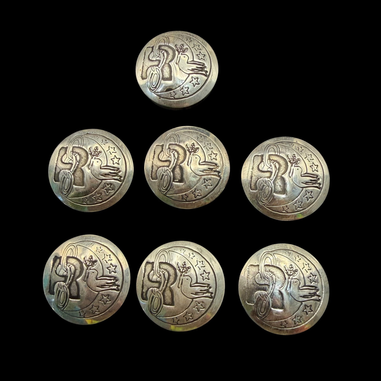7 Vintage Sterling Silver Hector Aquilar Taxco Mexico Button Covers R Initial 23.76g 925: Maker: Hector Aquilar, Taxco Mexico. / Material: Sterling Silver tops. / Stone: None. / Size: 3/4” diameter. / Weight: 23.76 grams combined. / Condition: Excellent, ready to wear and enjoy. / So