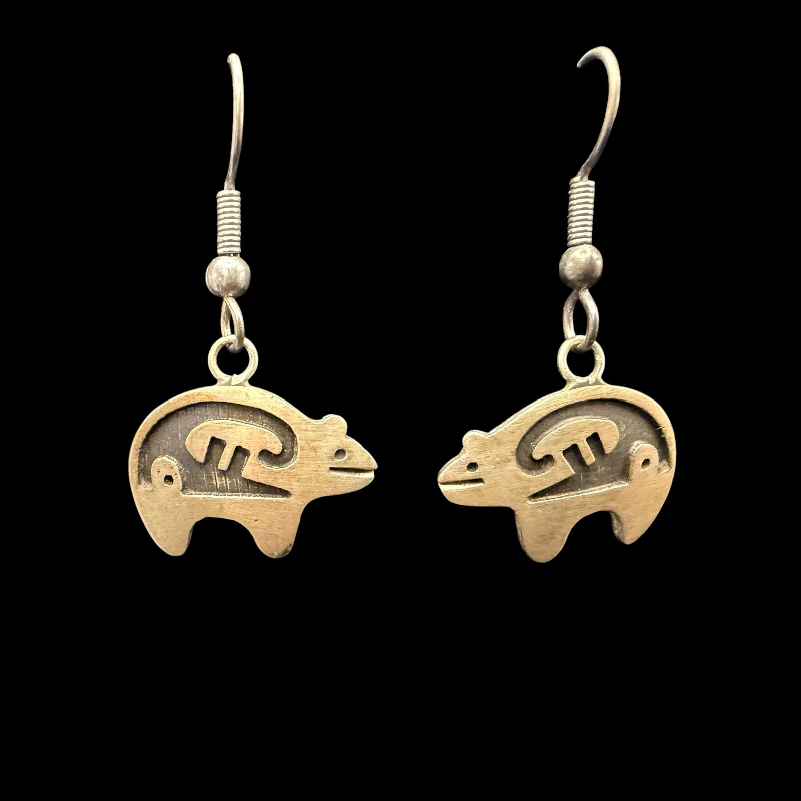 Vintage Old Pawn Zuni Native American Sterling Silver Bear Earrings 3/4” 3.92g 925: Maker: Unmarked, possibly Old Pawn Zuni. / Material: Sterling Silver. / Stone: None. / Size: 3/4” x 9/16” no including the hooks, each. / Weight: 3.92 grams combined. / Condition: Excellen