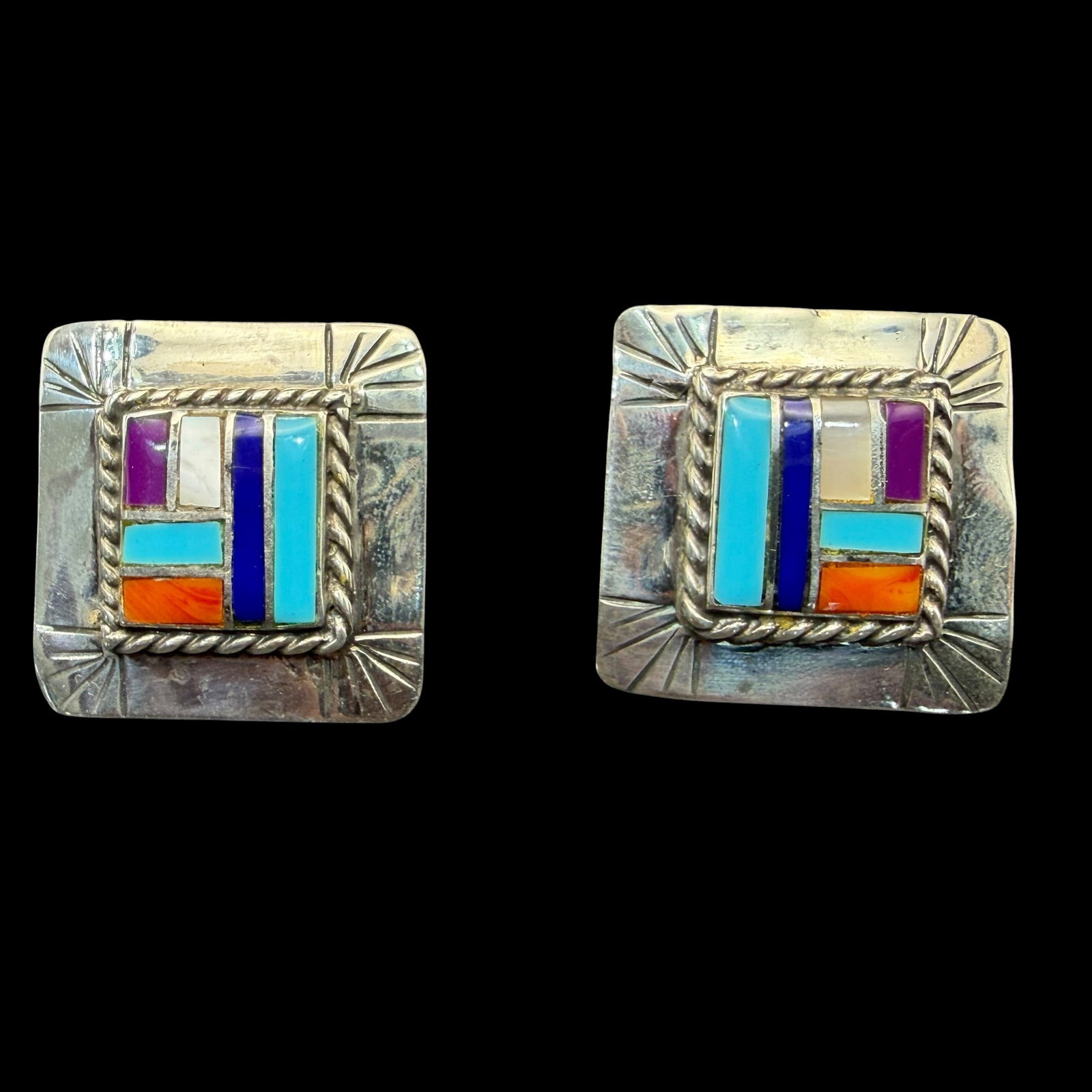 Vintage Southwestern Style Multi Stone Inlay Earrings Sterling Silver 1” 10.7g 925 Philippines: Maker: Philippines. / Material: Sterling Silver. / Stone: Inlays of Turquoise, Mother of Pearl, Coral, Sugilite, Lapis. / Size: 1” x 1”. / Weight: 10.70 grams combined. / Condition: Excell