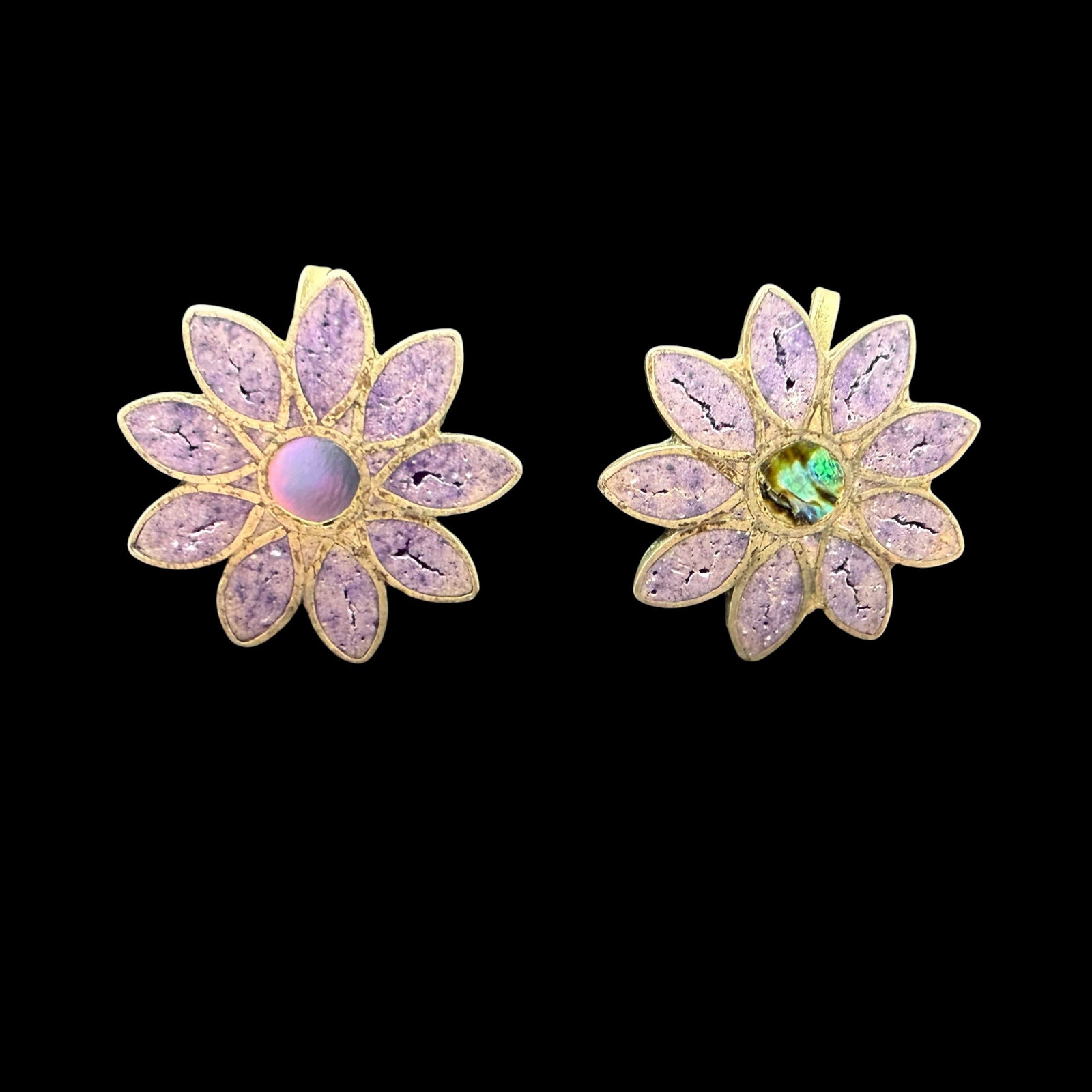 Vintage Sterling Silver Lavendar Stone Abalone Mexico Alpaca Clip On Earrings 5.96g 925: Maker: Mexico Alpaca. / Material: Sterling Silver. / Stone: Lavender Stone, Abalone. / Size: 1” diameter each. / Weight: 5.96 grams combined. / Condition: Excellent, ready to enjoy. / Sold as is