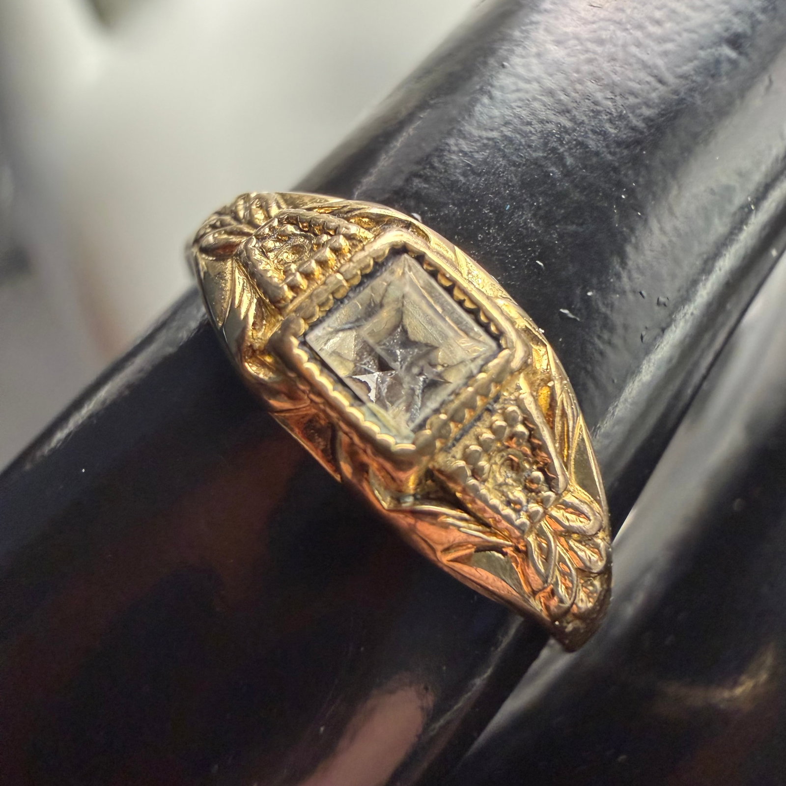 Vintage Antique Victorian Art Deco Nouveau Gold Filled GF Ring Sz 6 0.96g: Maker: Unmarked, unknown. / Material: Not marked but likely Gold Filled. / Stone: Untested White stones. / Size: 6. / Weight: 0.96 grams. / Condition: Great, ready to enjoy! / Sold as is. Measurements