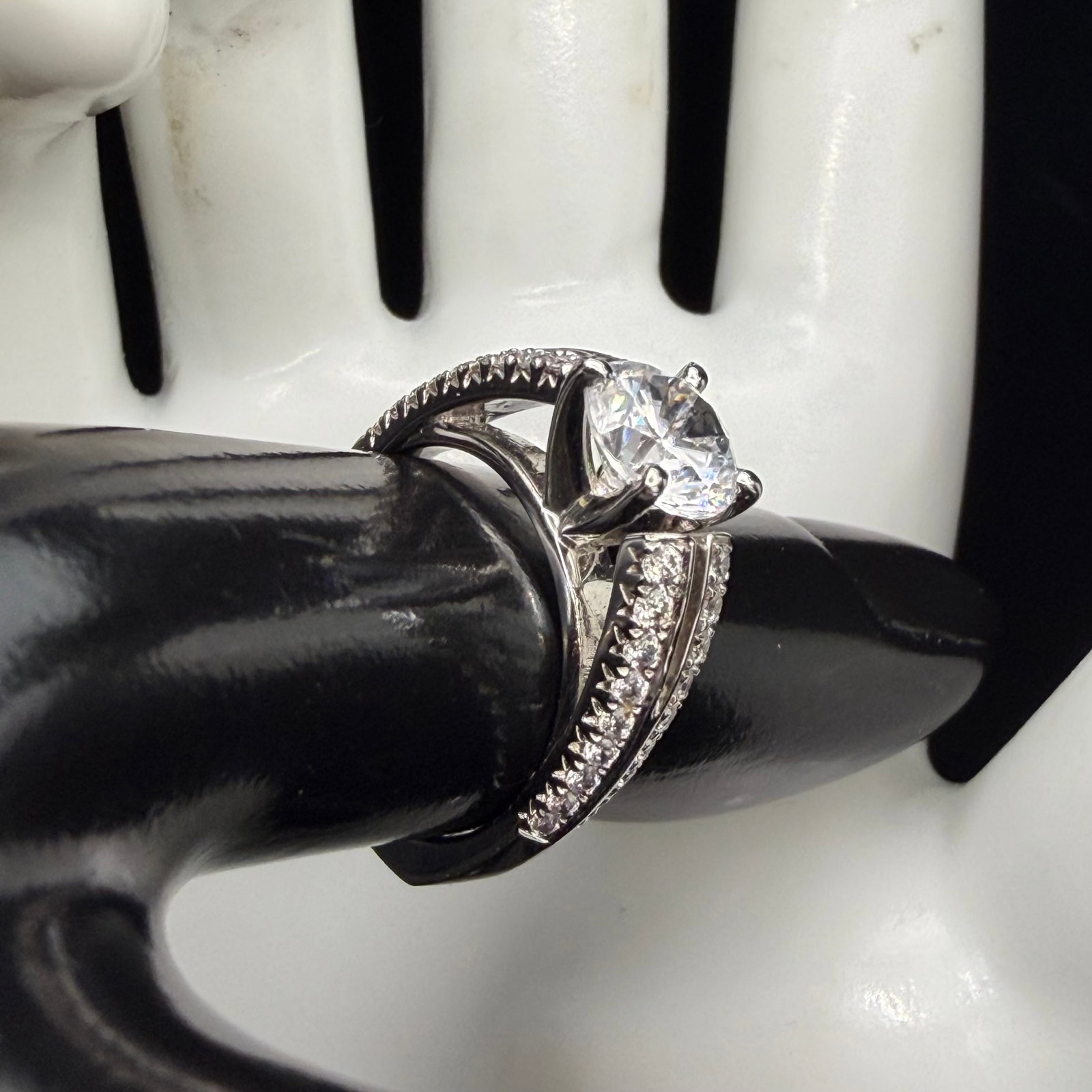 Sterling Silver CZ Engagement Style Wedding Ring New Sz 6.5 4.61g 925 Cubic Zirconia: Maker: Marked VT Sample. / Material: Sterling Silver. / Stone: CZ, Cubic Zirconia. / Size: 6.5. / Weight: 4.61 grams. / Condition: Great, ready to enjoy! / Sold as is. Measurements are approximate. Pl