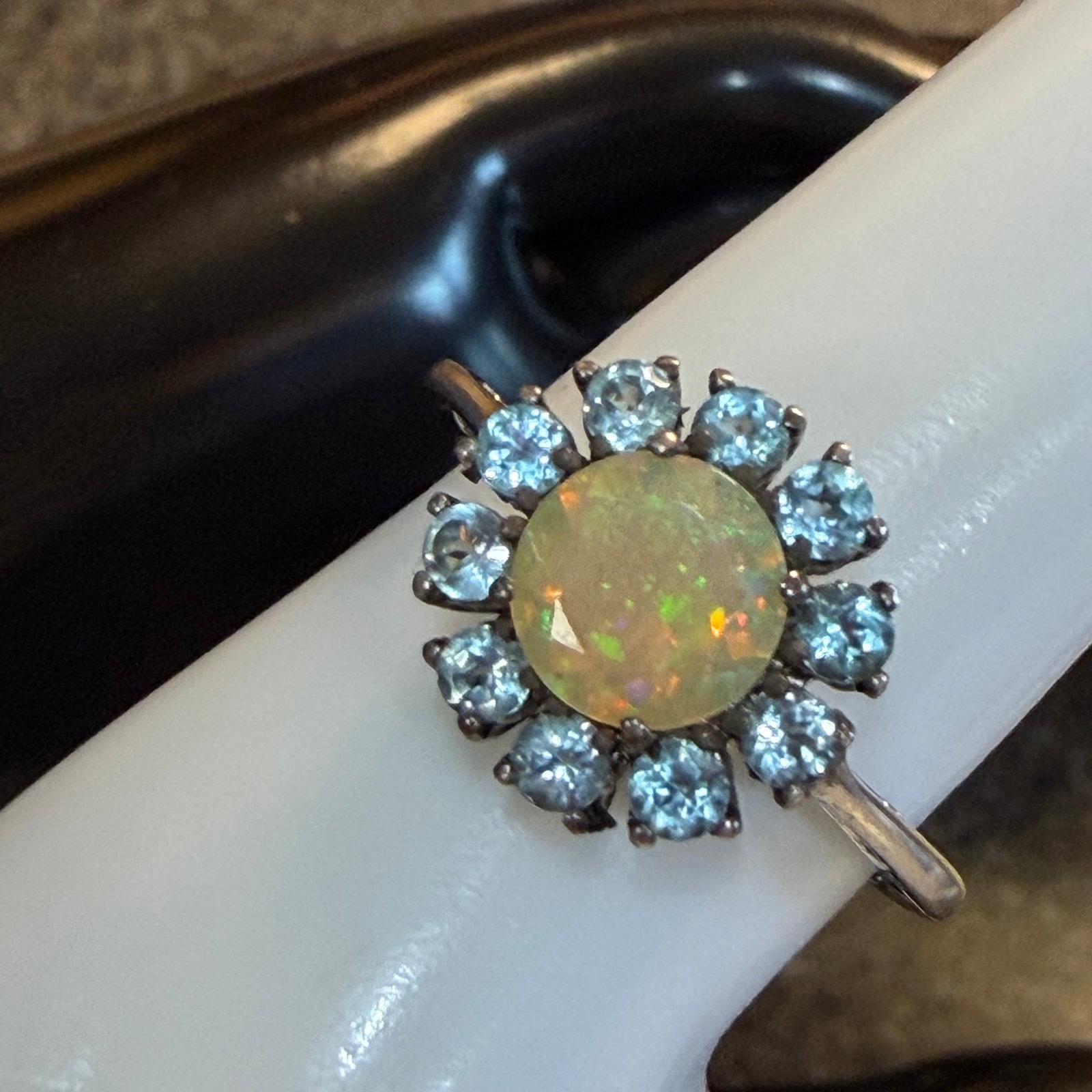 Vintage Sterliing Silver Flower Stones Ring Sz 8 2.75g 925 India (1 of 10)