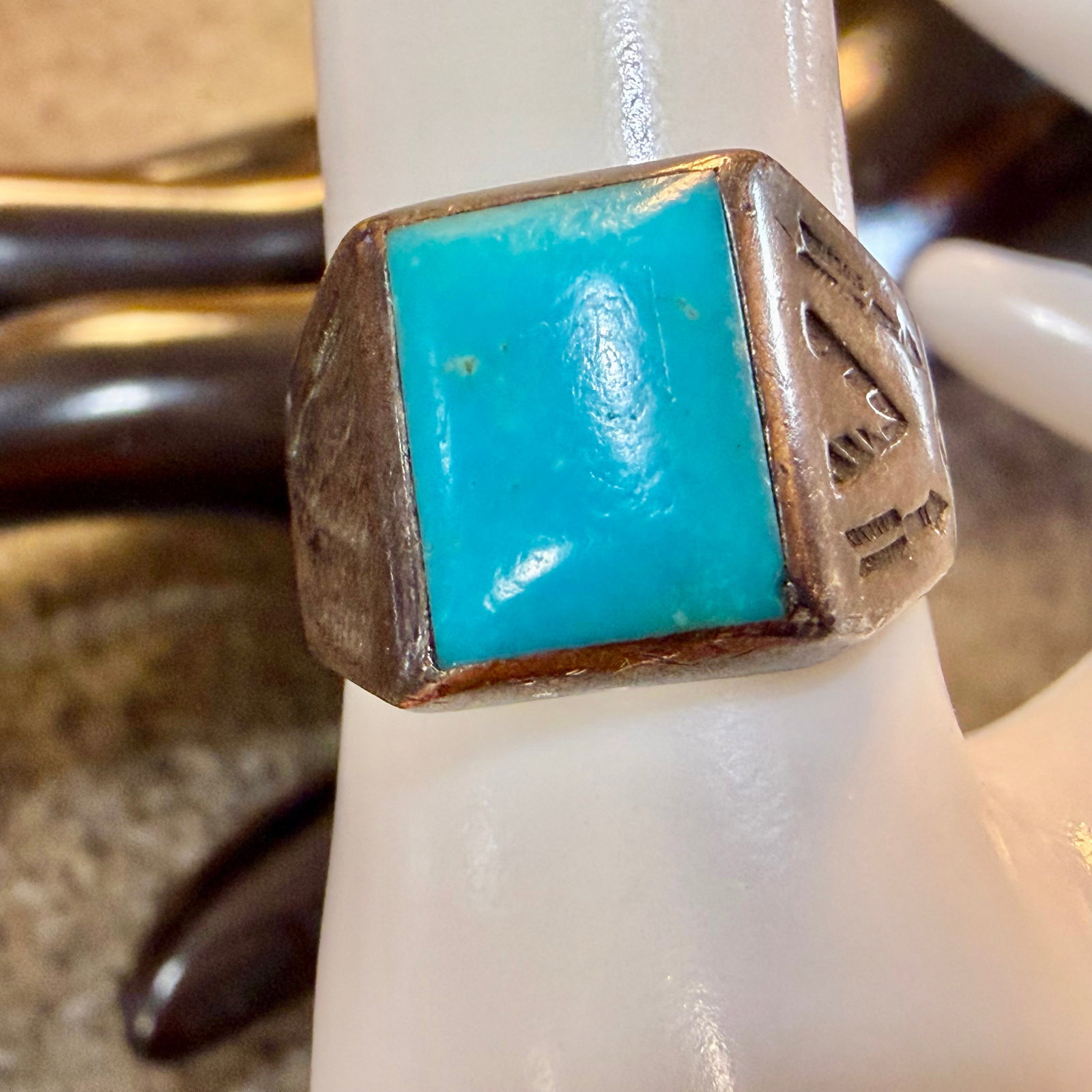 Viintage Native American Sterling Silver Bell Trading Turquoise Ring Sz 8.5 7.62g 925: Maker: Bell Trading Post. / Material: Sterling Silver. / Stone: Turquoise. / Size: 8.5. Face measures 9/16” wide. / Weight: 7.62 grams. / Condition: Great, ready to enjoy! Original untouched pat