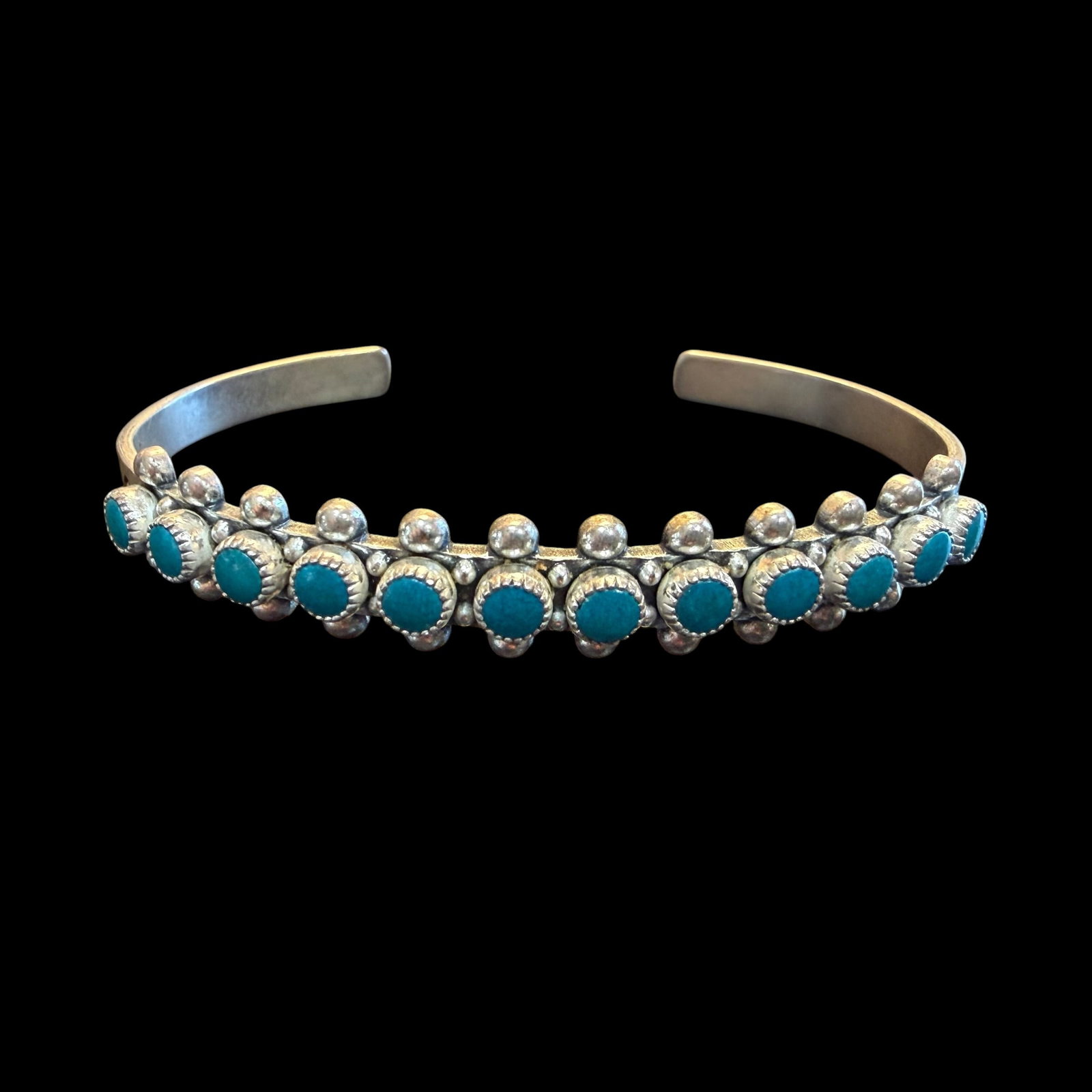 Vintage Sterling Silver Turquoise Native American Old Pawn Cuff Bracelet 5.9cm x 4.3cm Flex 12.84g: Maker: Possibly Old Pawn, unmarked. / Material: Sterling Silver. / Stone: Turquoise. / Size: Opening 5.9 cm x 4.3 cm with flex. / Weight: 12.84 grams. / Condition: Great, ready to enjoy! / Sold as is.