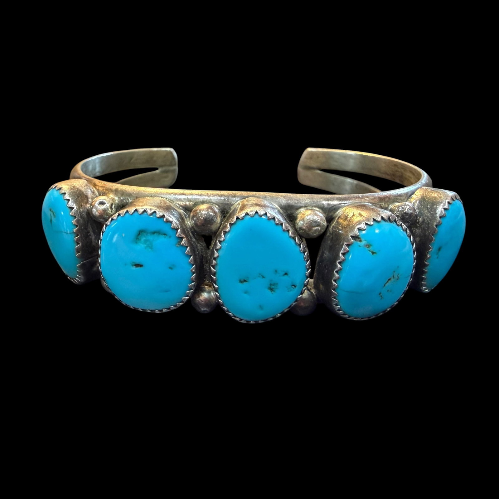 Vintage Sterliing Silver Turquoise Cuff Bracelet Native American Signed P 5.7cm x 4.3cm 32g 925: Maker: Mark shown, P. Unknown. / Material: Sterling Silver. / Stone: Turquoise. / Size: Opening 5.7 cm x 4.3 cm, minimal flex. Measures 11/16” wide at top. / Weight: 32.00 grams. / Condition: Gr