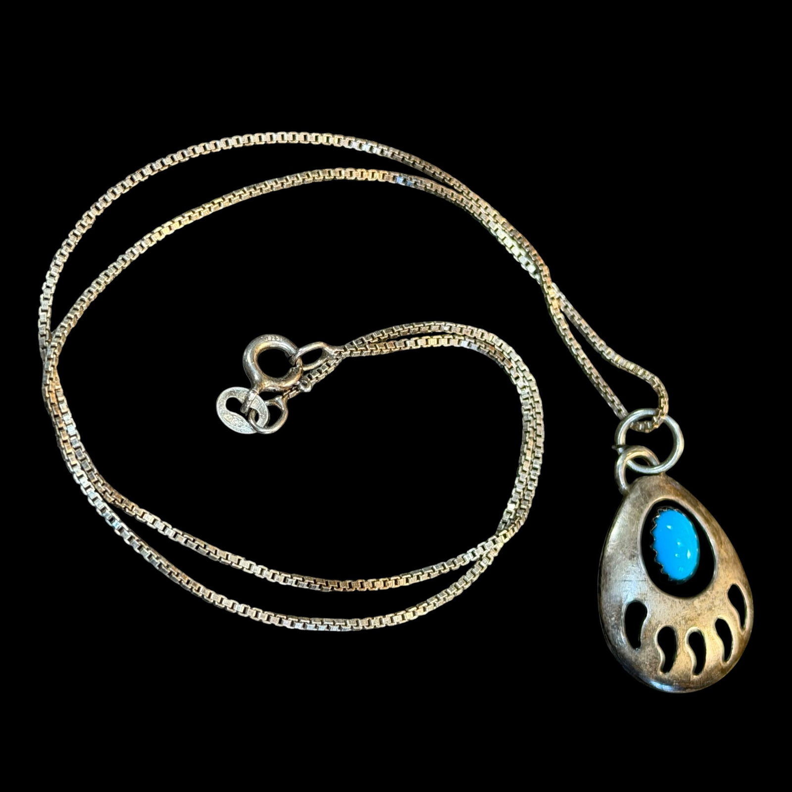 Vintage Native American Sterling Silver Turquoise Bear Claw Necklace KathleEn Chavez 4.81g 925: Maker: Pendant marked Kathleen Chavez. Chain is marked Italy. / Material: Sterling Silver. / Stone: Turquoise. / Size: 15 1/2” Chain. Pendant 1” x 5/8”. / Weight: 4.81 grams combined