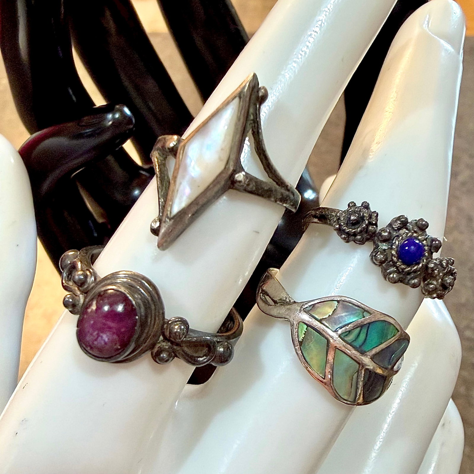 4 Vintage Sterling Silver Rings Boho Mother of Pearl Abalone Purple Stones Sz 5.5 to 8.5 12.83g 925: Maker: Abalone Thailand, others unsigned. / Material: Sterling Silver. / Stone: Purple stones unknown. Abalone. Mother of Pearl, MOP. / Size: As shown. 5.5, 7.25, 7.75, 8.5. / Weight: 12.83 grams comb