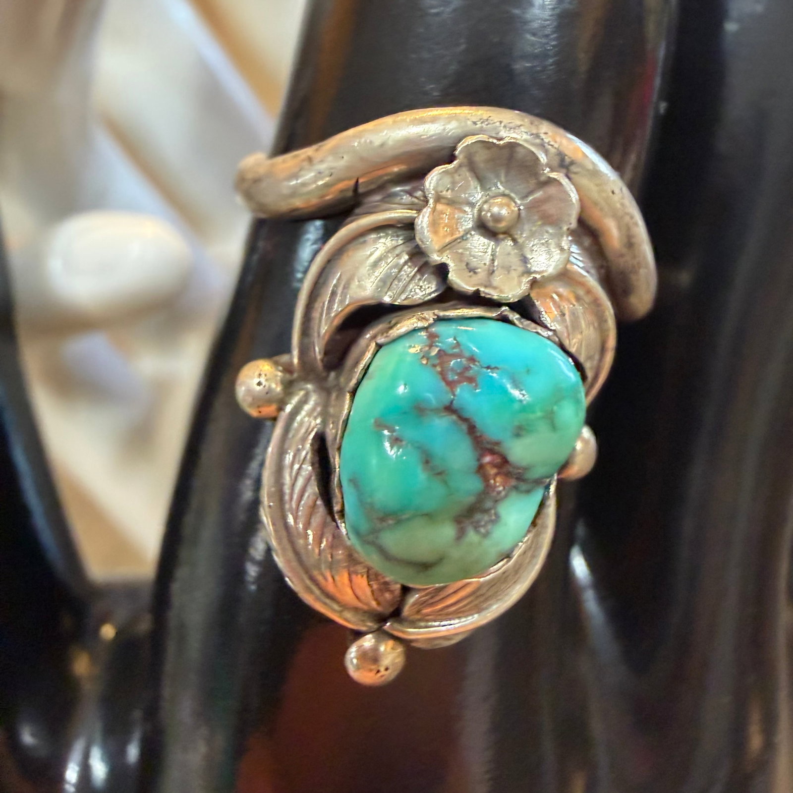 Vintage Sterling Silver Turquoise Native American Old Pawn Ring Sz 7.5 4.25g 925: Maker: Unsigned, likely Old Pawn. / Material: Sterling Silver. / Stone: Turquoise. / Size: 7.5. Face measures 7/8” x 9/16”. / Weight: 4.25 grams. / Condition: Great, ready to enjoy. / Sold