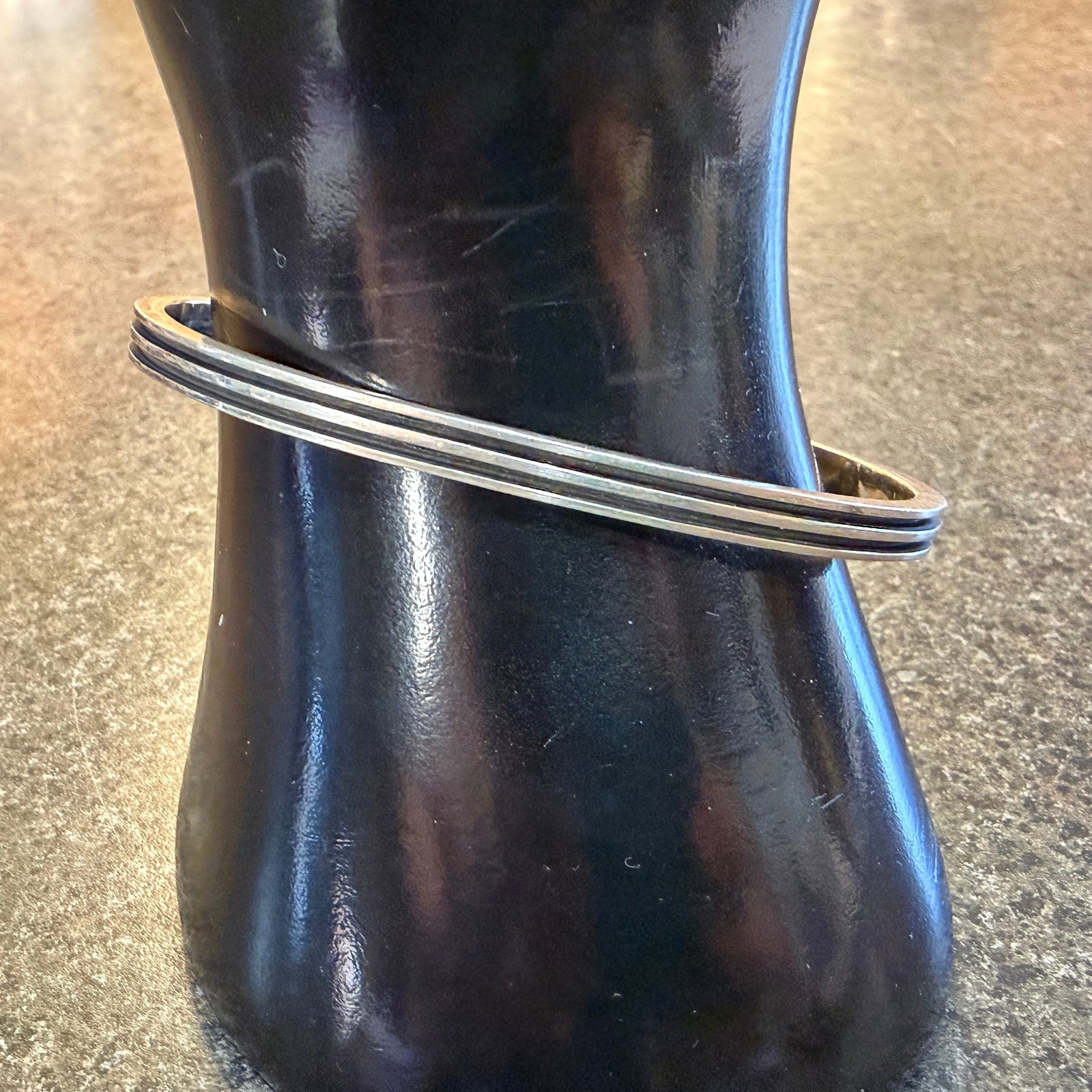 Vintage Sterling Silver TV-11 Mexico Cuff Bracelet 6.5cm x 4.2cm 15.62g 925: Maker: TV-11 Mexico. / Material: Sterling Silver. / Stone: None. / Size: Opening 6.5cm x 4.2cm with flex. 3/16” wide band. / Weight: 15.62 grams. / Condition: Great, ready to enjoy. / Sold as is