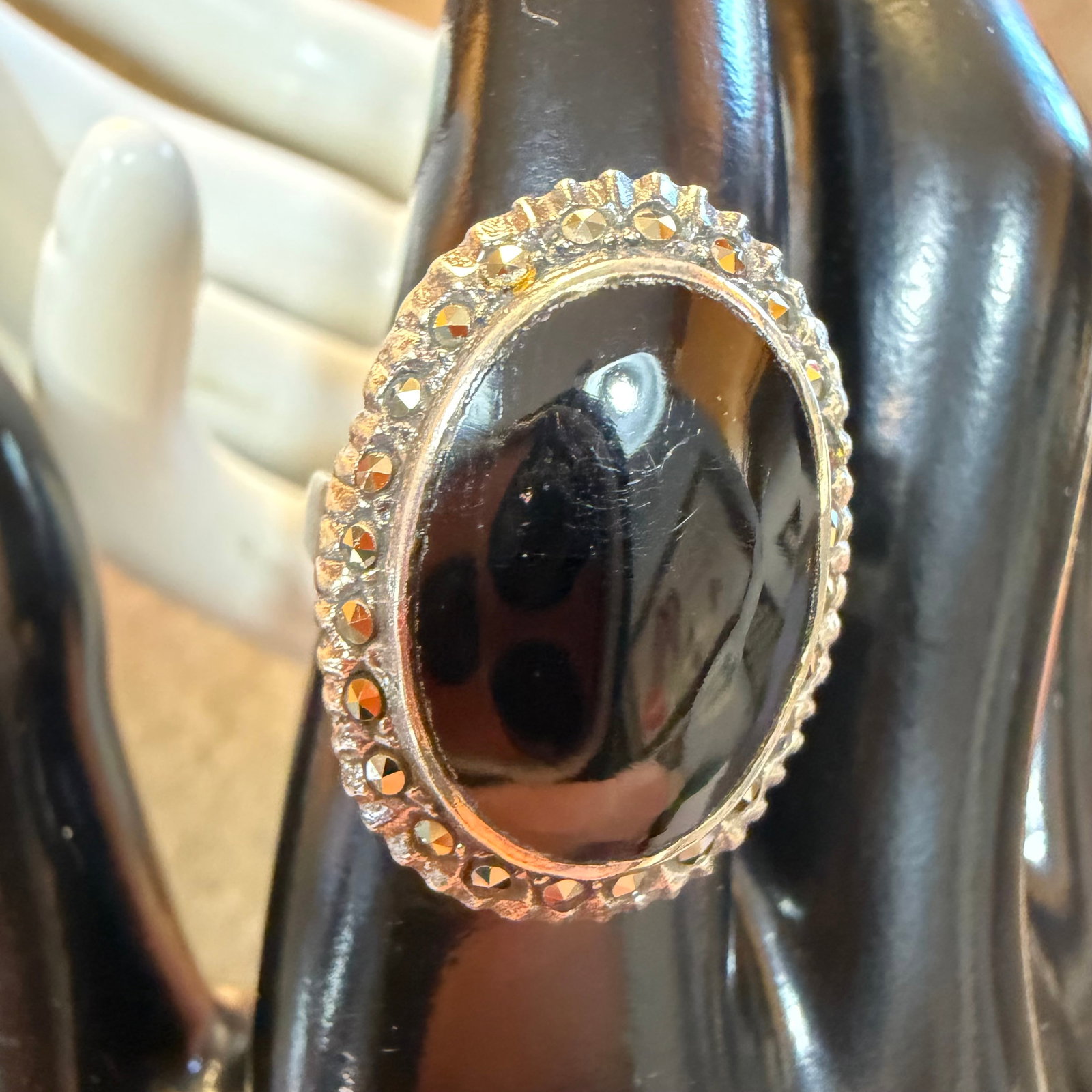 Vintage Sterling Silver Black Onyx Malachite Ring Sz 8 6.90g 925: Maker: Unmarked, unknown. / Material: Sterling Silver. / Stone: Black Onyx and Malachite. / Size: 8. Face measures 1” x 3/4”. / Weight: 6.90 grams. / Condition: Great, ready to enjoy. / So